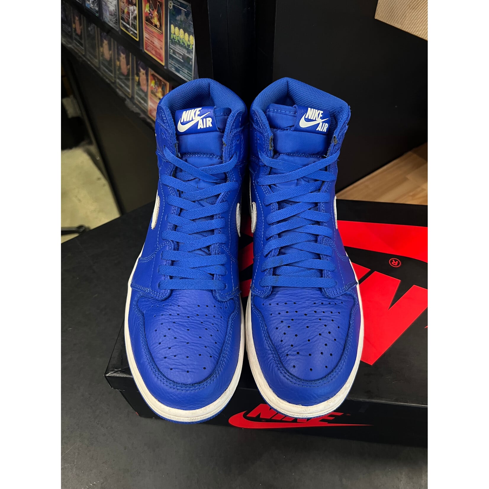 Jordan Jordan 1 Retro High Hyper Royal Size 10, PREOWNED