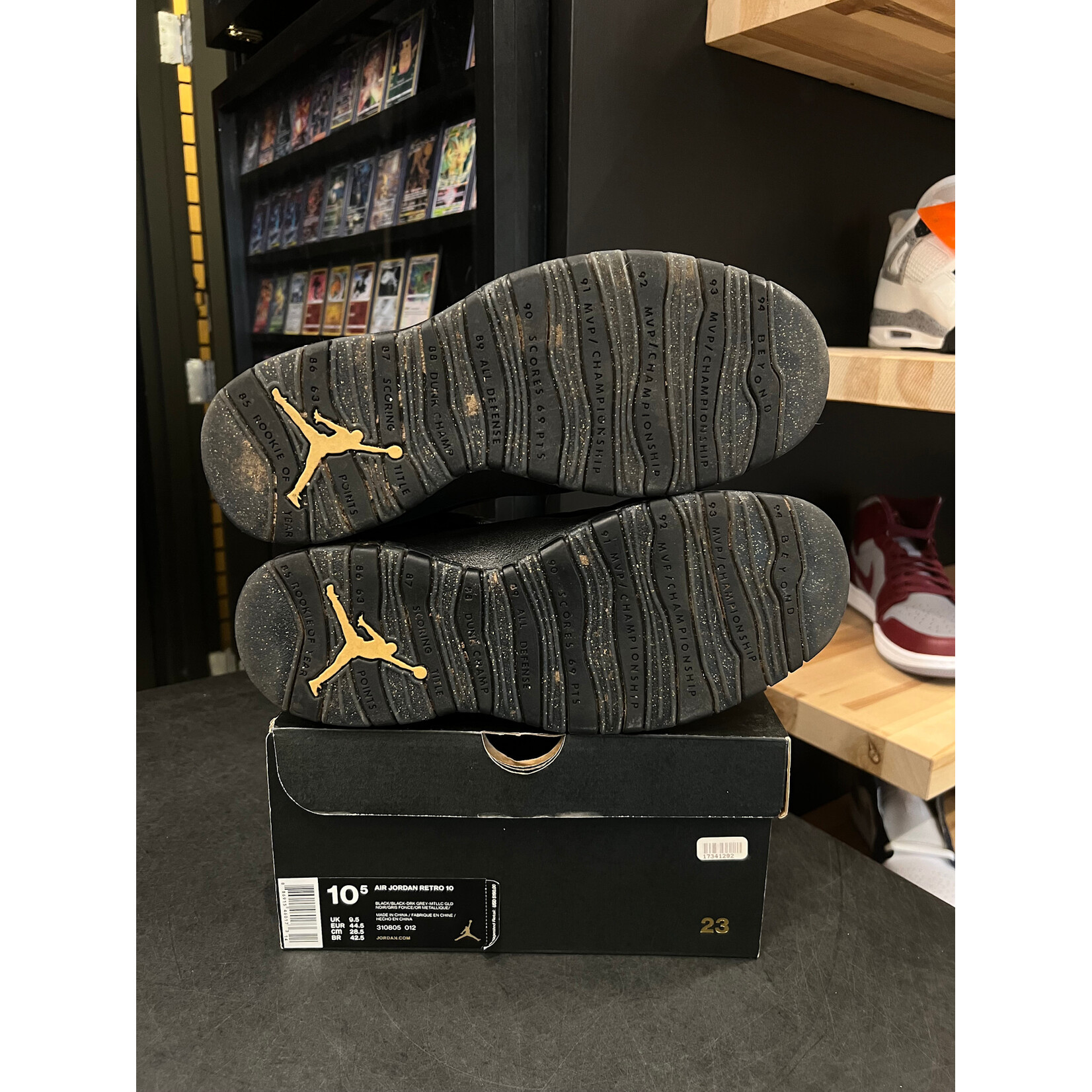Jordan Jordan 10 Retro New York City (2016) Size 10, PREOWNED