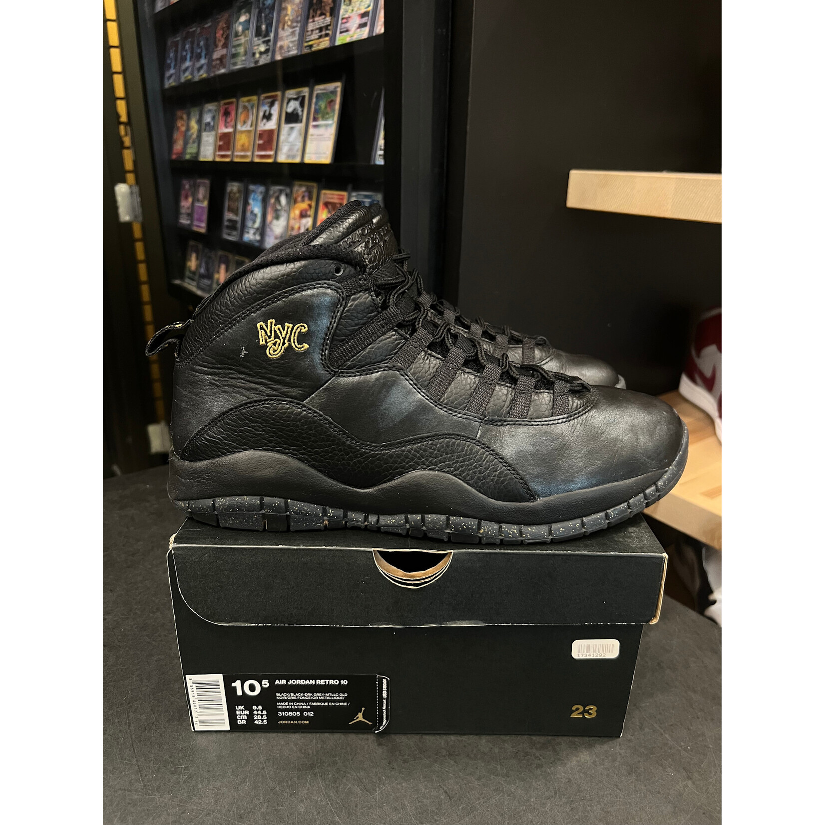 Jordan Jordan 10 Retro New York City (2016) Size 10, PREOWNED