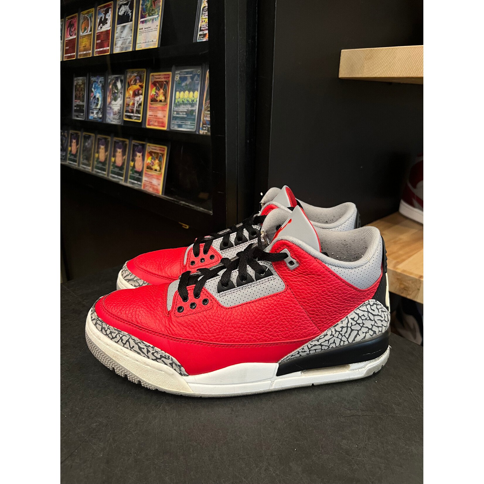 Jordan Jordan 3 Retro SE Unite Size 10, PREOWNED