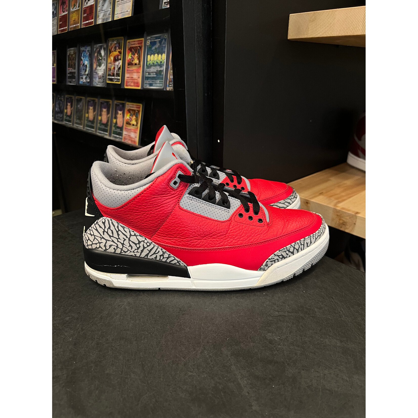 Jordan Jordan 3 Retro SE Unite Size 10, PREOWNED