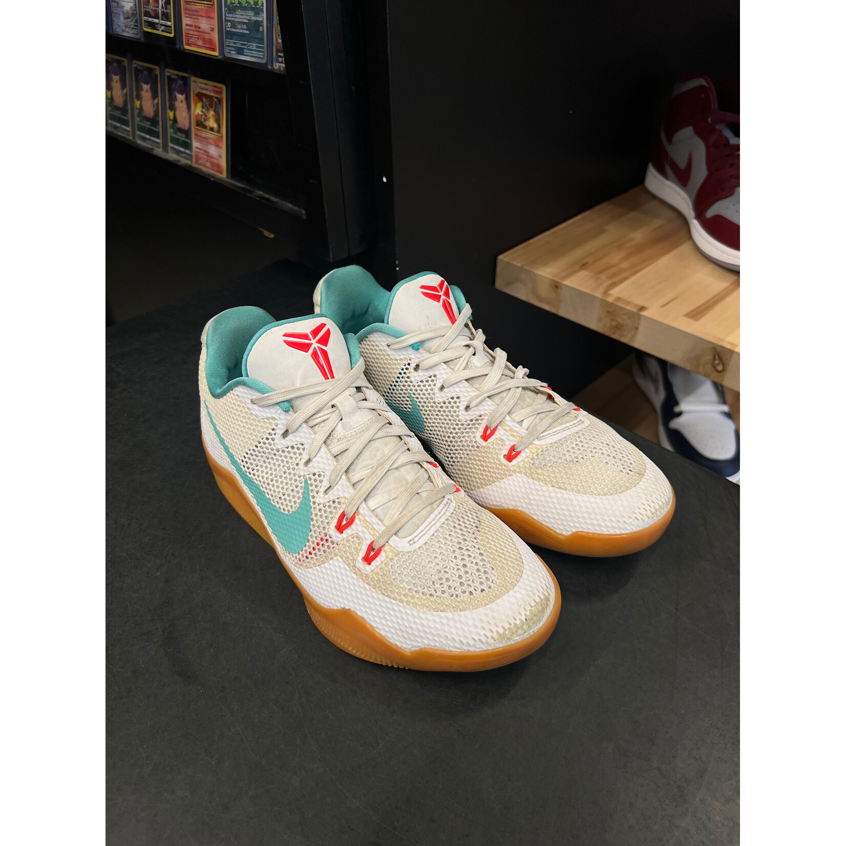 Nike Nike Kobe 11 EM Low Summer Pack Size 9, PREOWNED