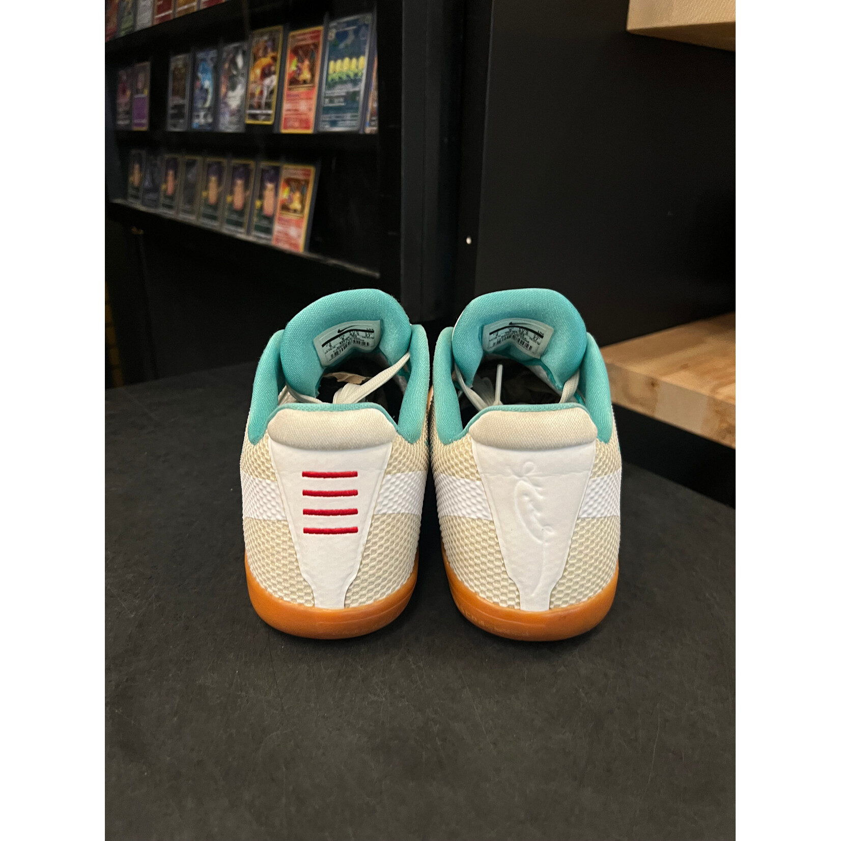 Nike Nike Kobe 11 EM Low Summer Pack Size 9, PREOWNED