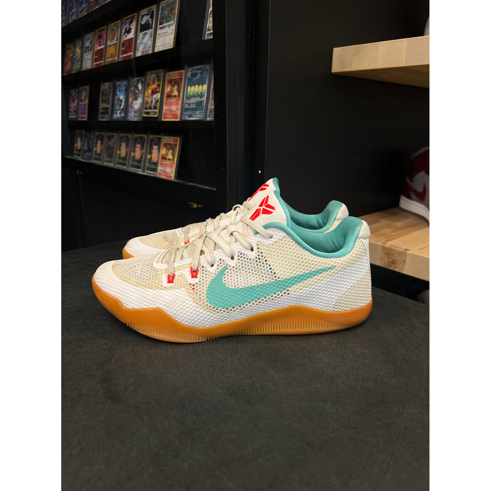 Nike Nike Kobe 11 EM Low Summer Pack Size 9, PREOWNED