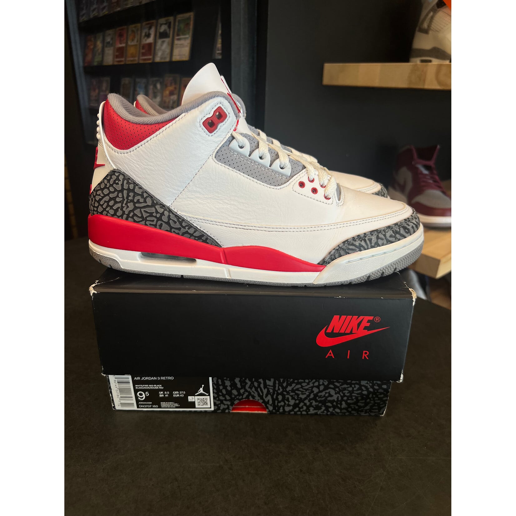 Jordan Jordan 3 Retro Fire Red (2022) Size 9.5, PREOWNED