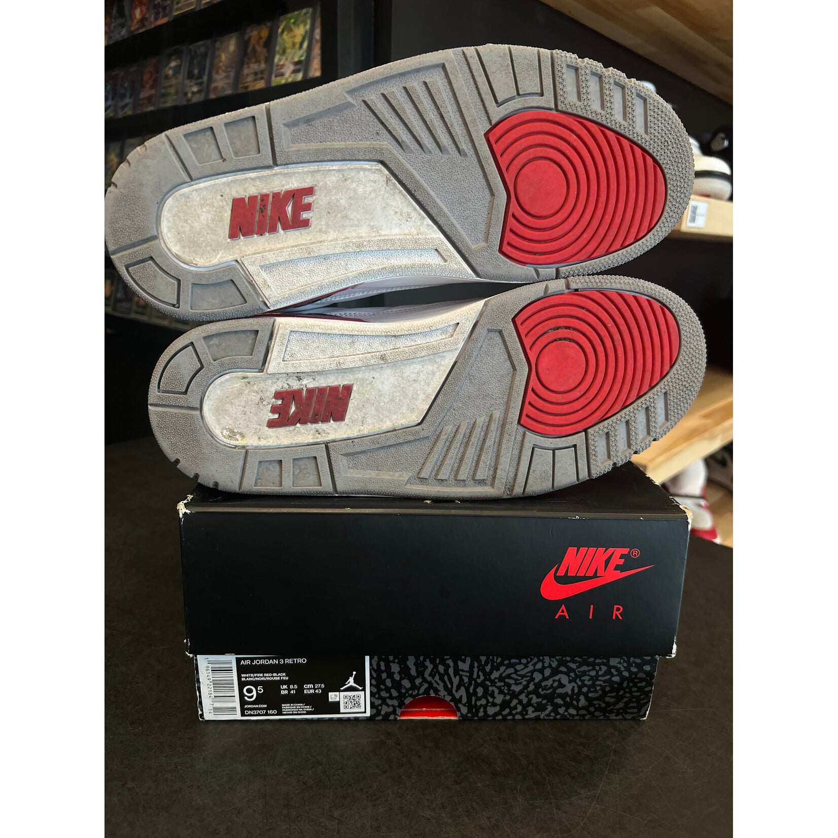 Jordan Jordan 3 Retro Fire Red (2022) Size 9.5, PREOWNED
