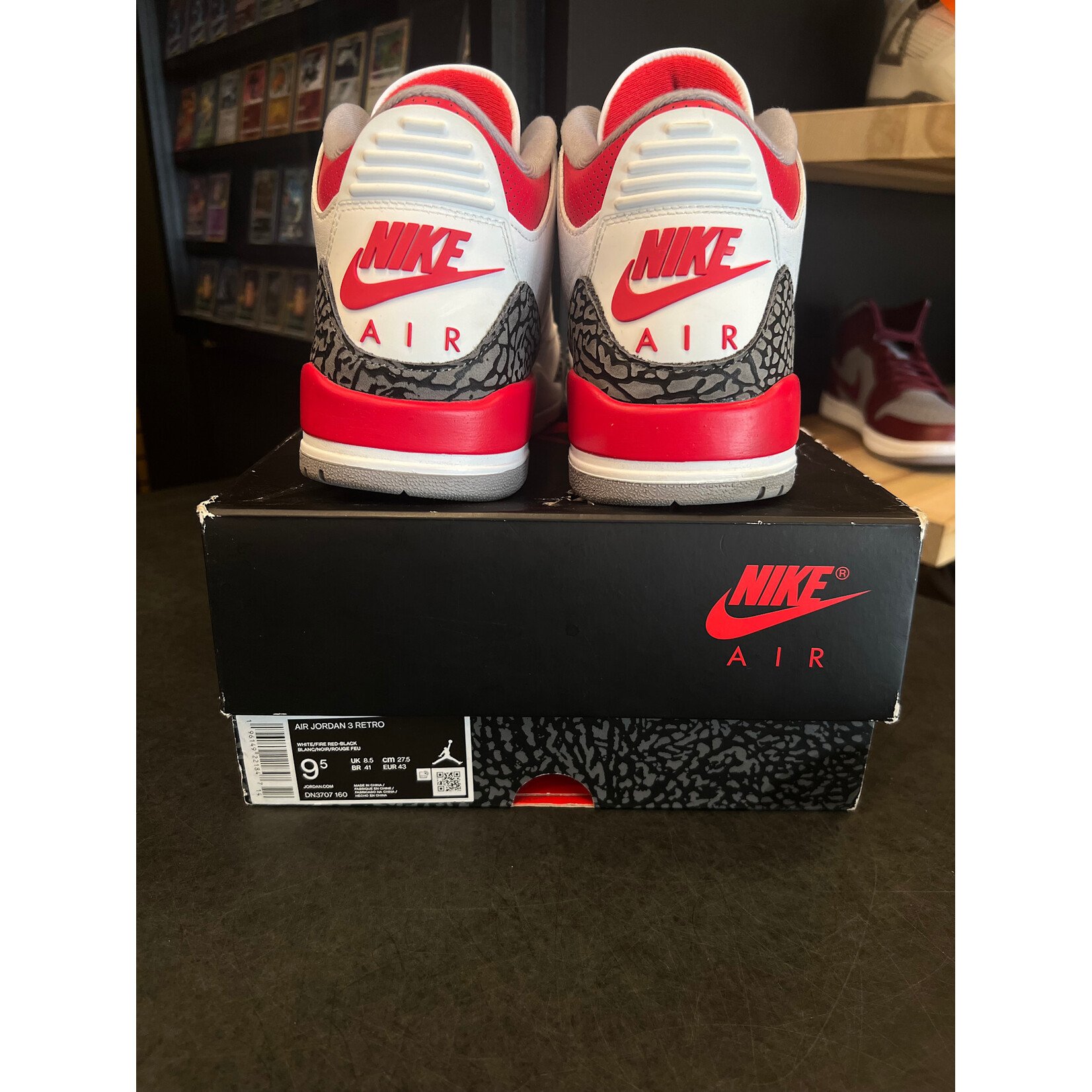 Jordan Jordan 3 Retro Fire Red (2022) Size 9.5, PREOWNED