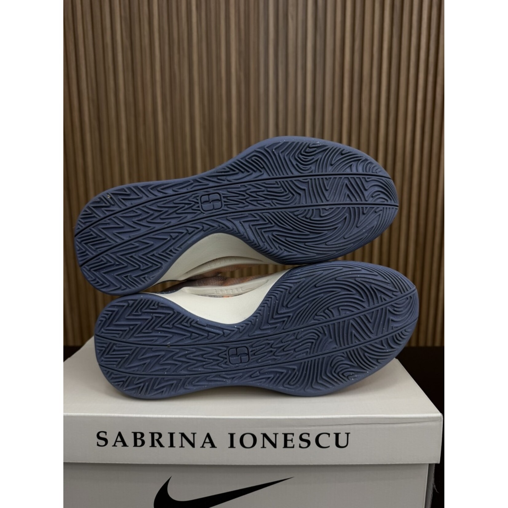Nike Nike Sabrina 1 Grounded (Women's) Size 11W, PREOWNED