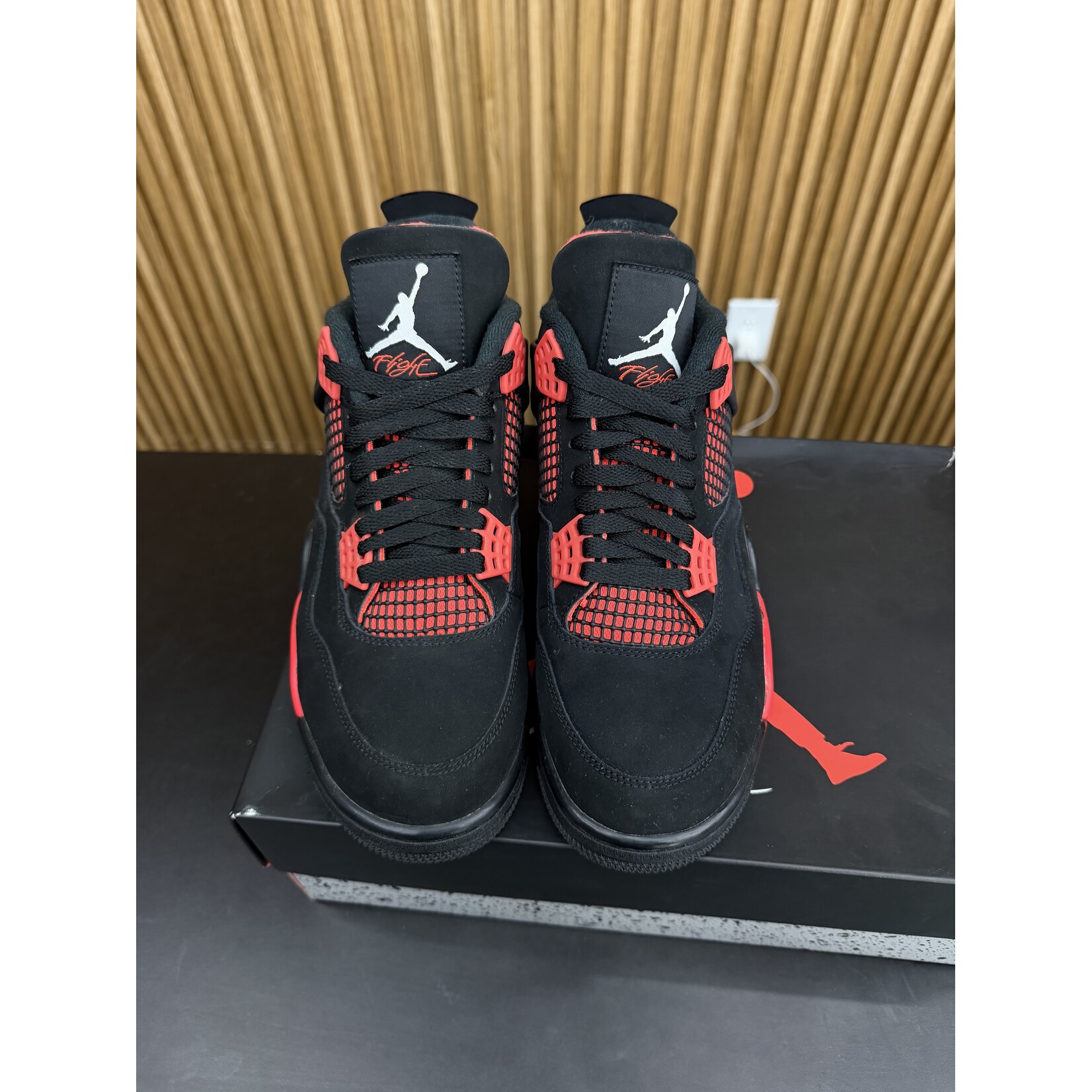 Jordan Jordan 4 Retro Red Thunder (2023) Size 8.5, PREOWNED