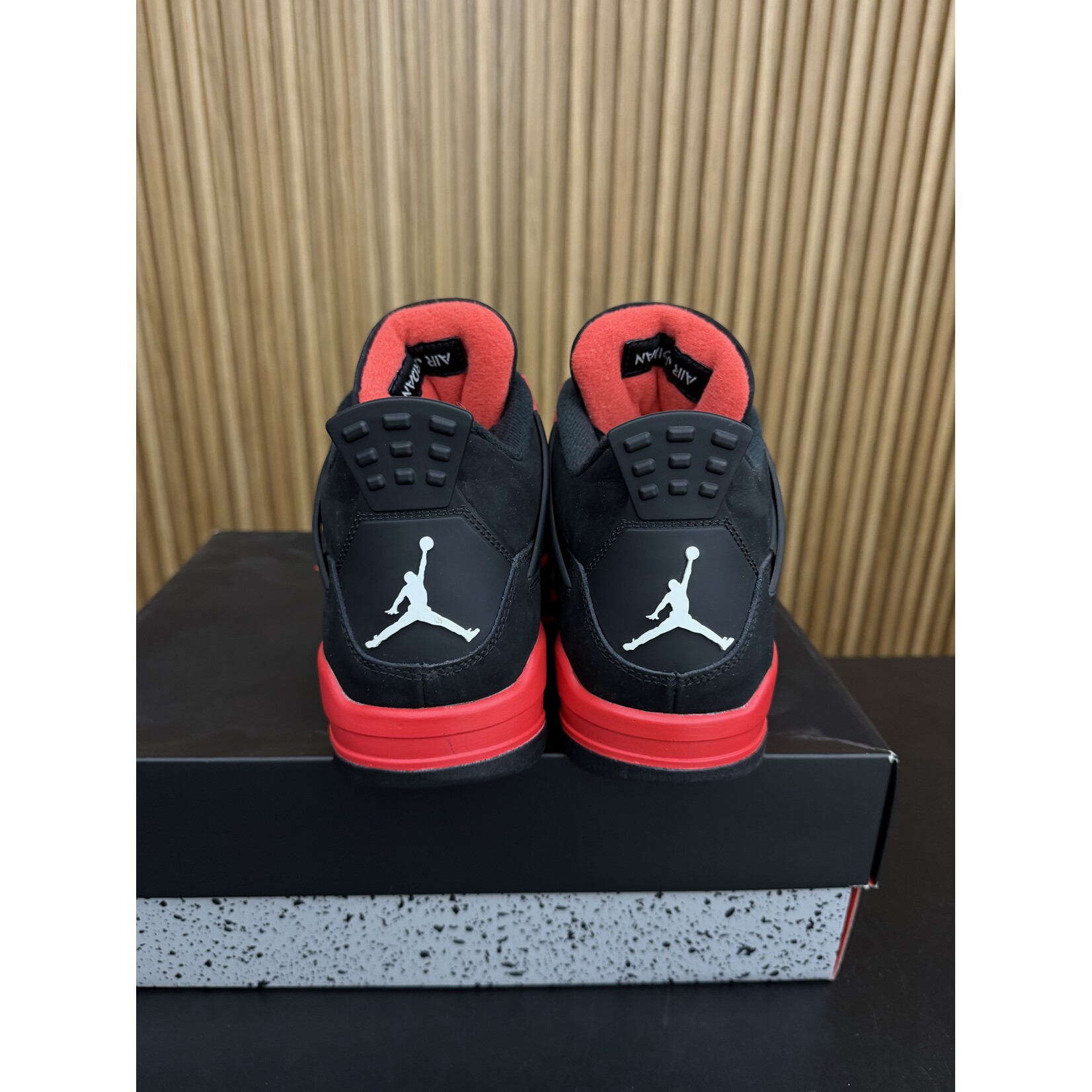 Jordan Jordan 4 Retro Red Thunder (2023) Size 8.5, PREOWNED