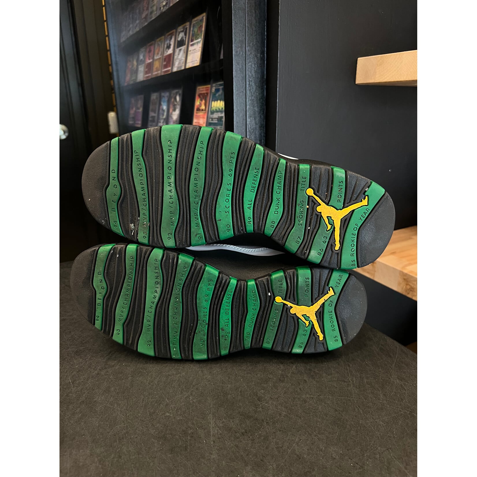 Jordan Jordan 10 Retro Seattle Size 9.5, PREOWNED NO BOX