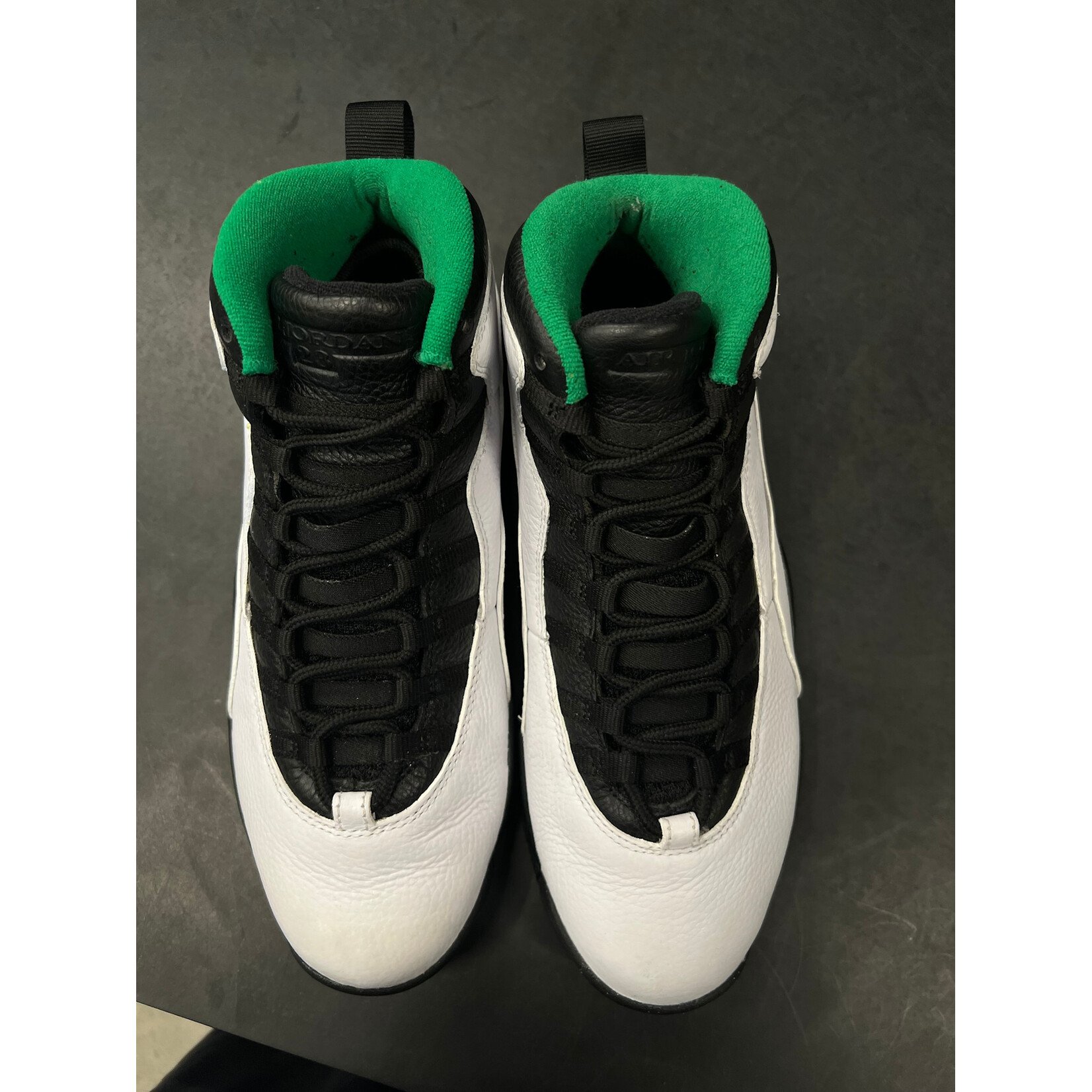 Jordan Jordan 10 Retro Seattle Size 9.5, PREOWNED NO BOX