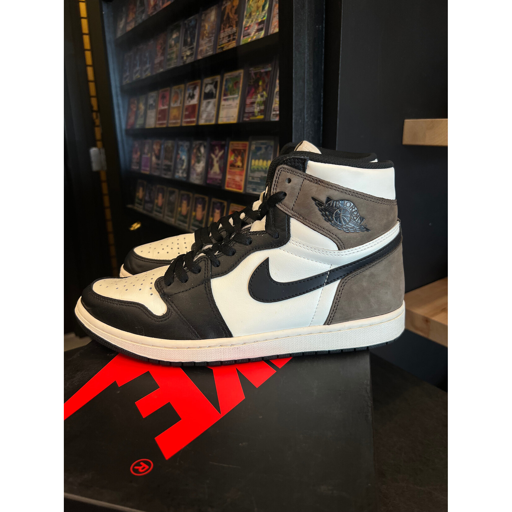 Jordan Jordan 1 Retro High Dark Mocha Size 11, PREOWNED