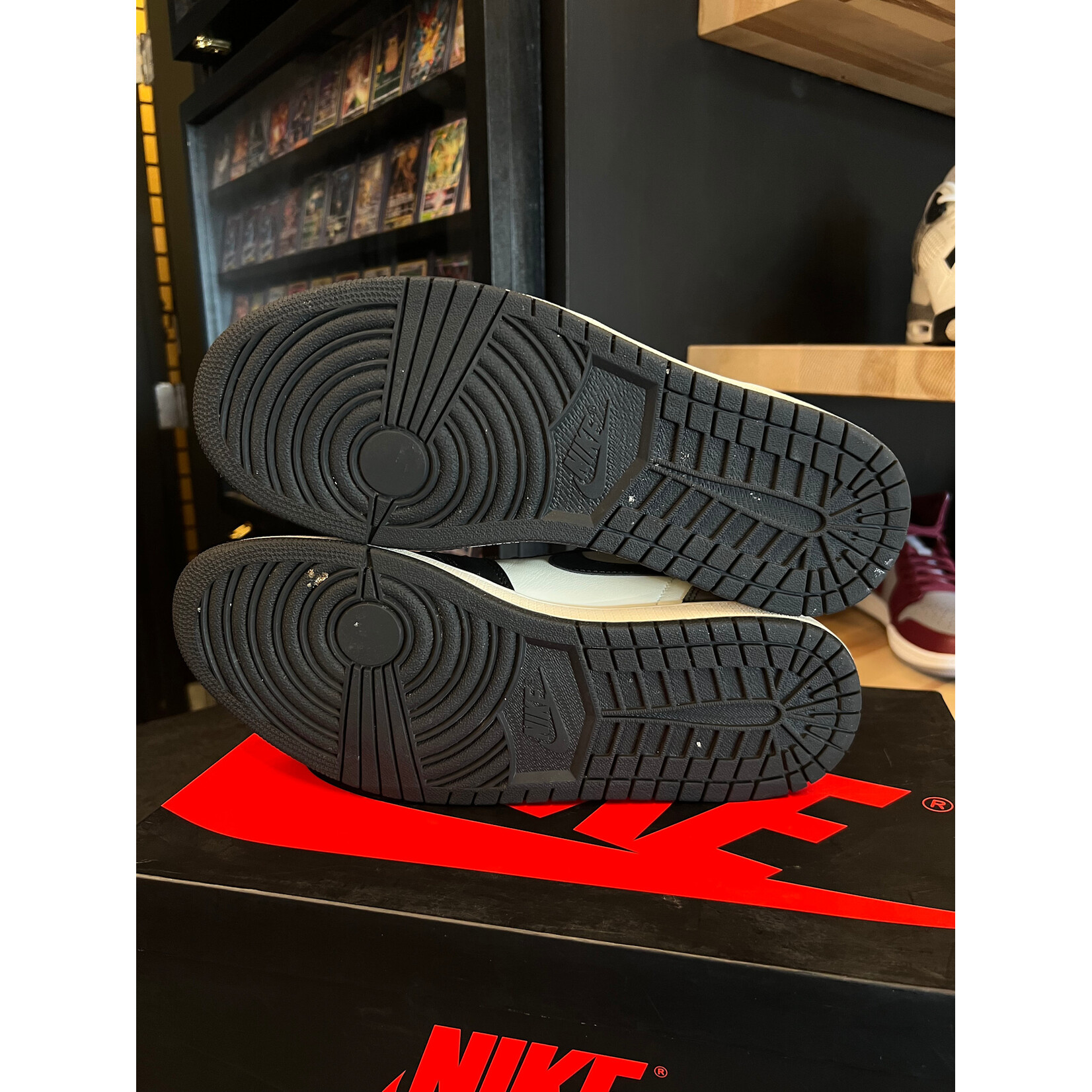Jordan Jordan 1 Retro High Dark Mocha Size 11, PREOWNED