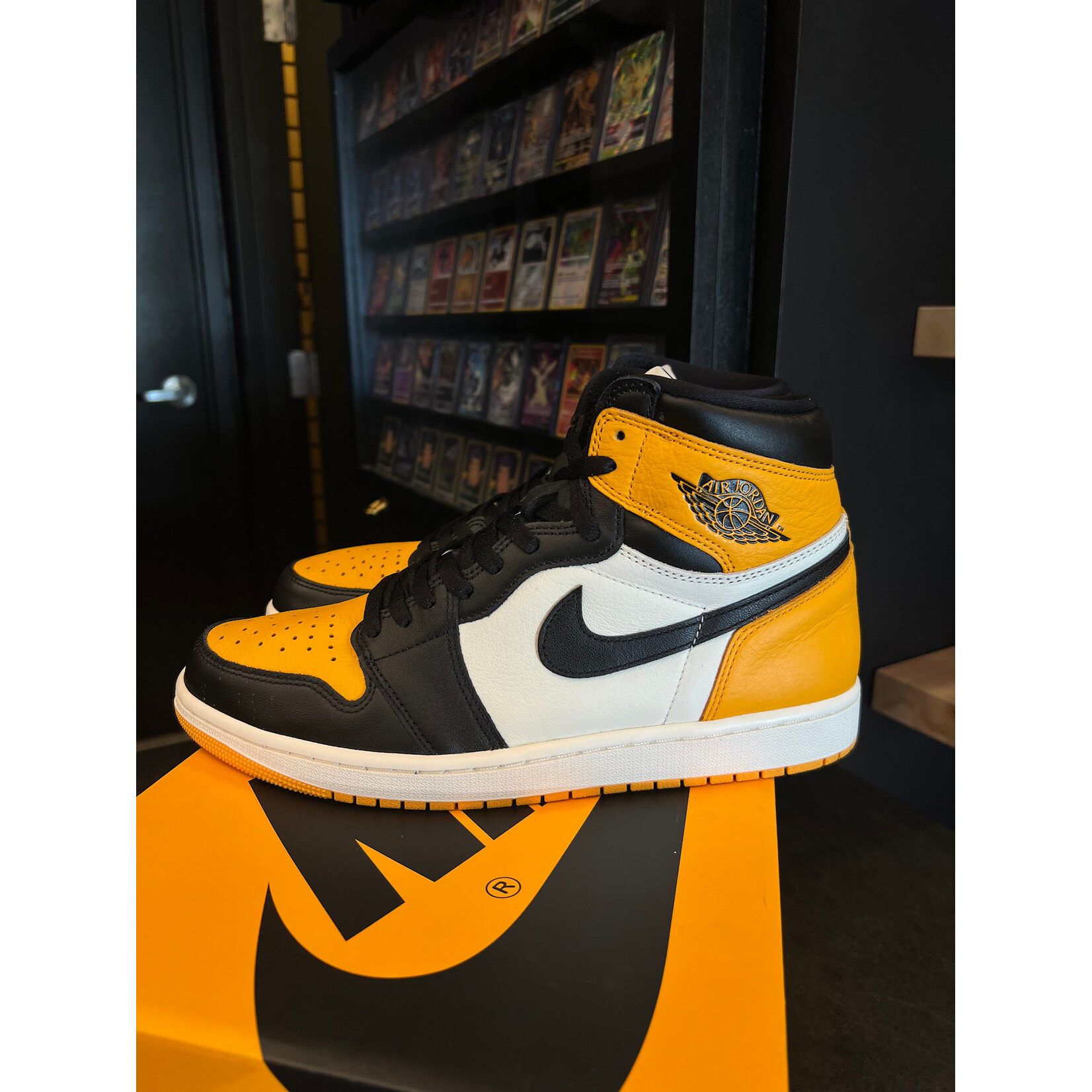 Jordan Jordan 1 Retro High OG Taxi Size 11, PREOWNED