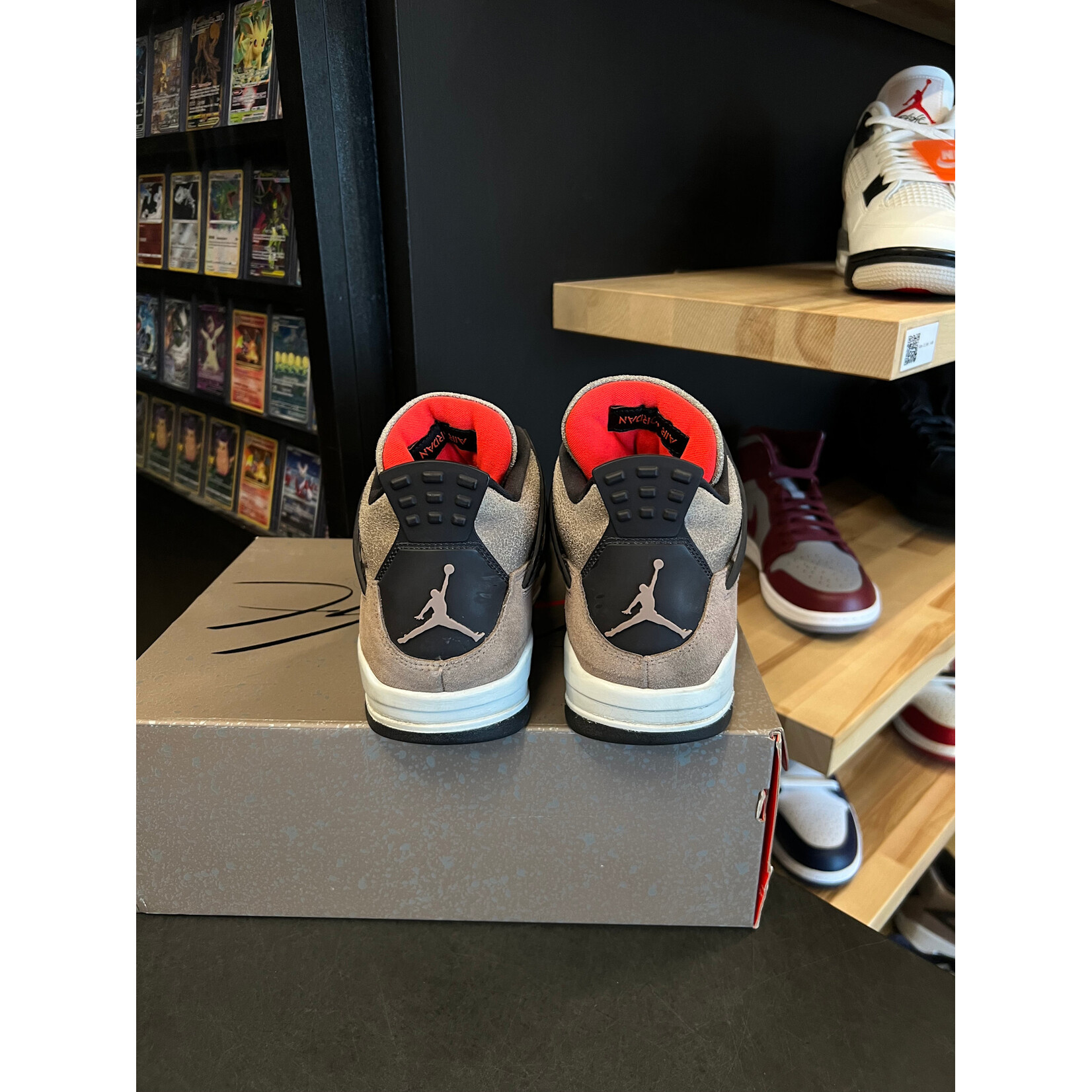 Jordan Jordan 4 Retro Taupe Haze Size 10.5, PREOWNED