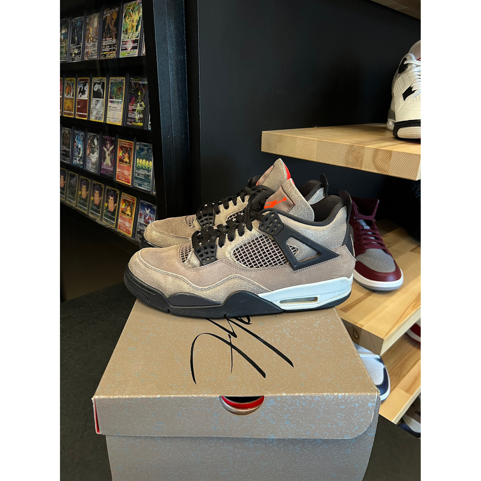 Jordan Jordan 4 Retro Taupe Haze Size 10.5, PREOWNED