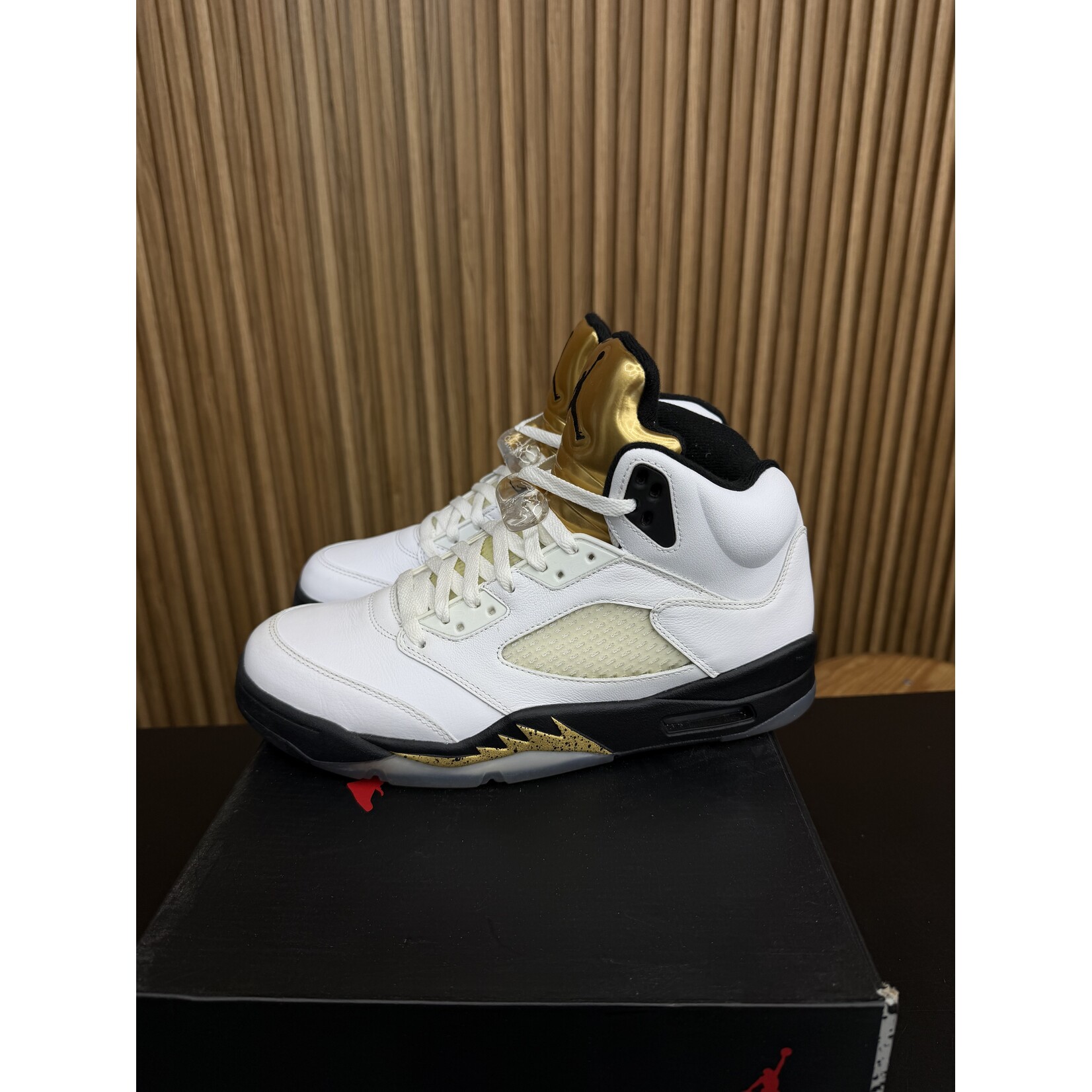 Jordan Jordan 5 Retro Olympic (2016) Size 10, PREOWNED