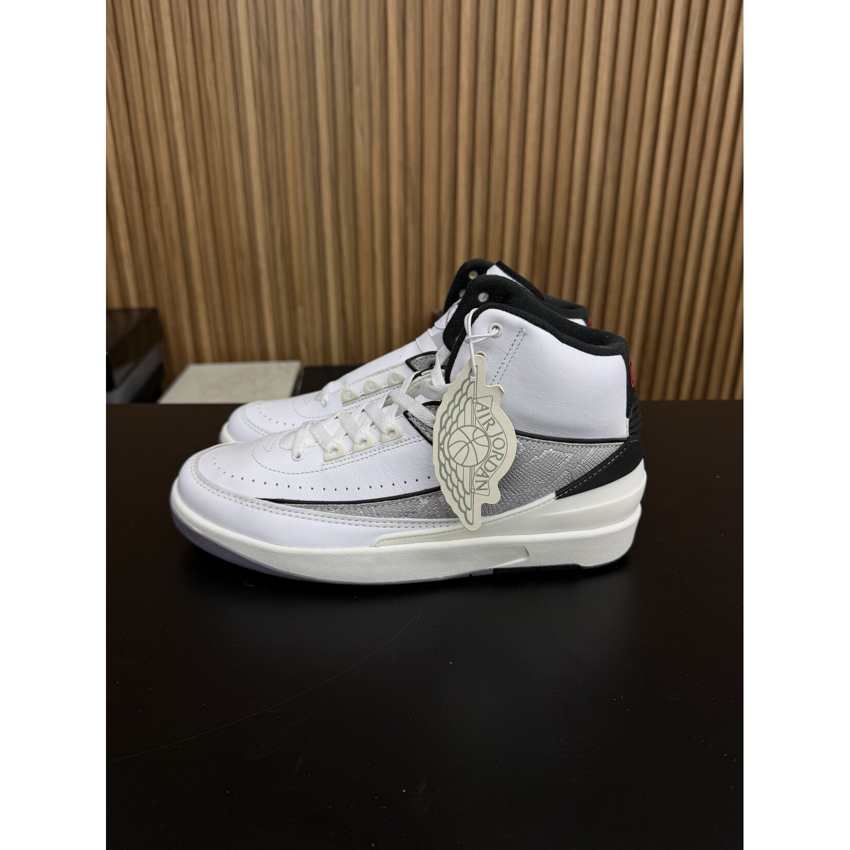 Jordan Jordan 2 Retro Python Size 9, PREOWNED PADS
