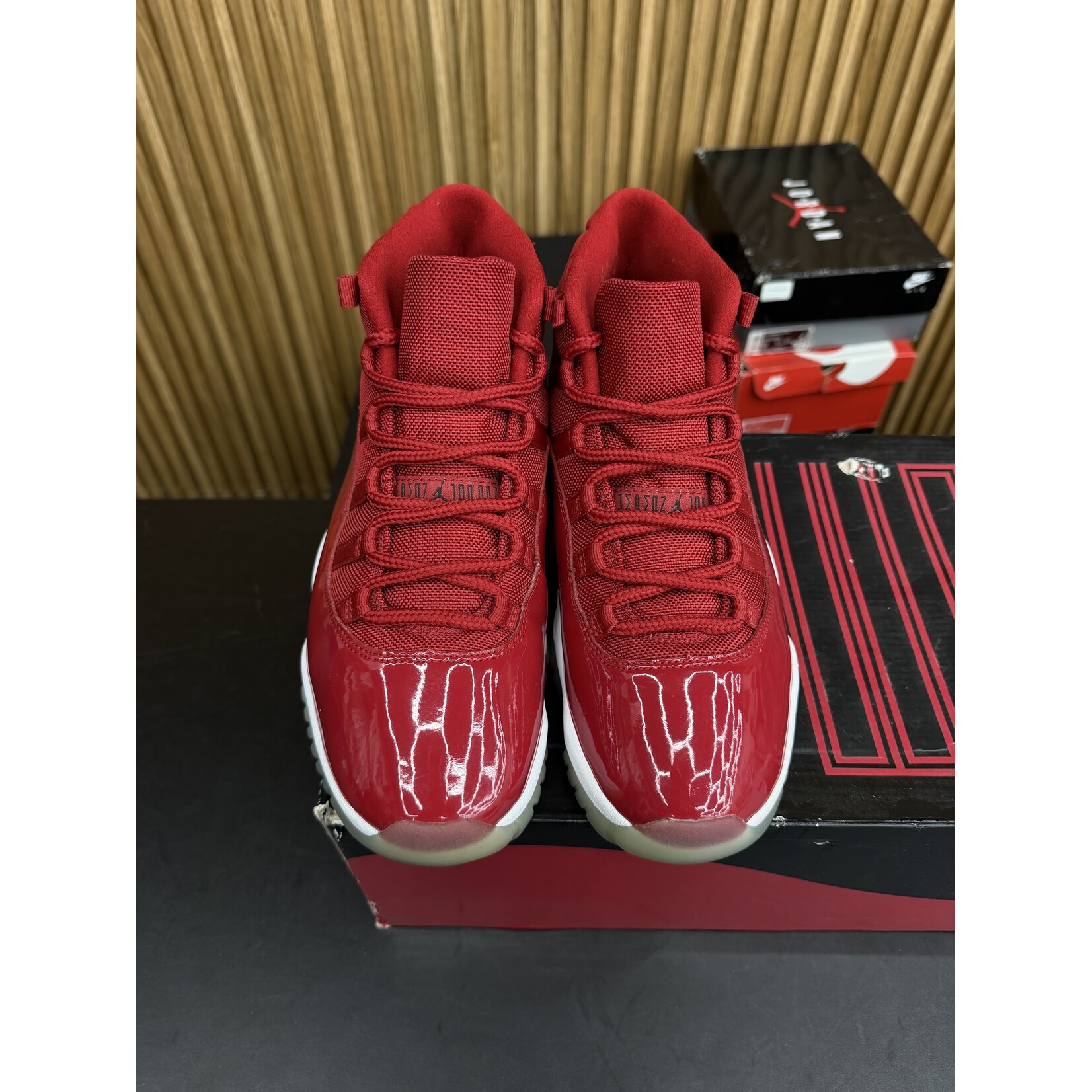 Jordan Jordan 11 Retro Win Like 96 Size 9.5, PREOWNED