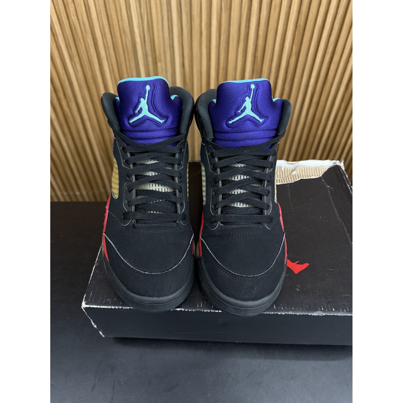 Jordan Jordan 5 Retro Top 3 Size 9.5, PREOWNED
