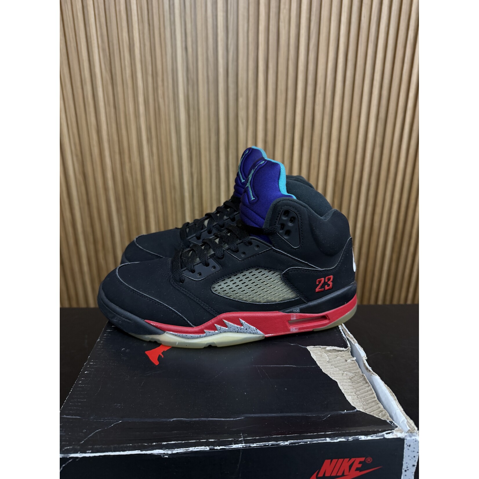 Jordan Jordan 5 Retro Top 3 Size 9.5, PREOWNED
