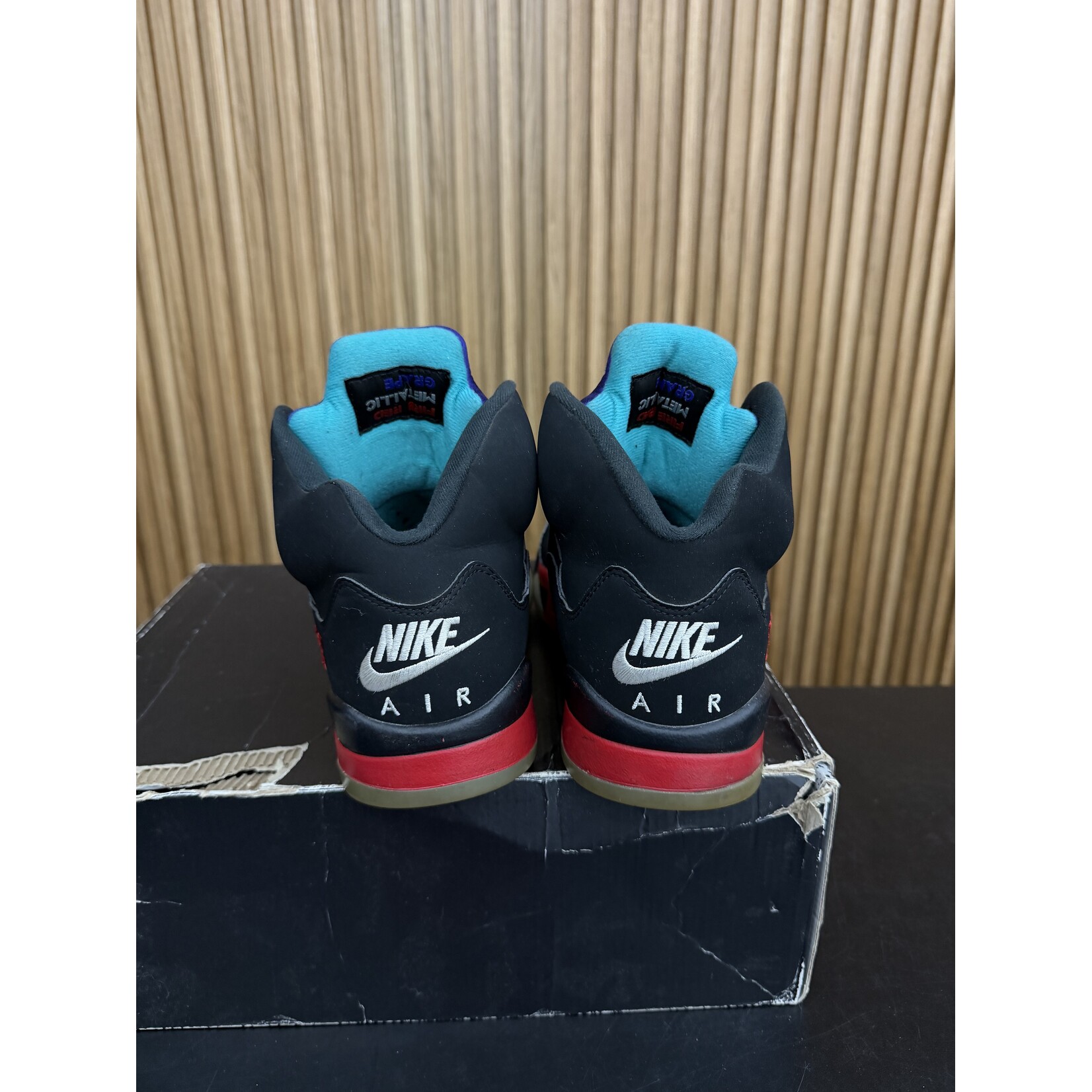 Jordan Jordan 5 Retro Top 3 Size 9.5, PREOWNED