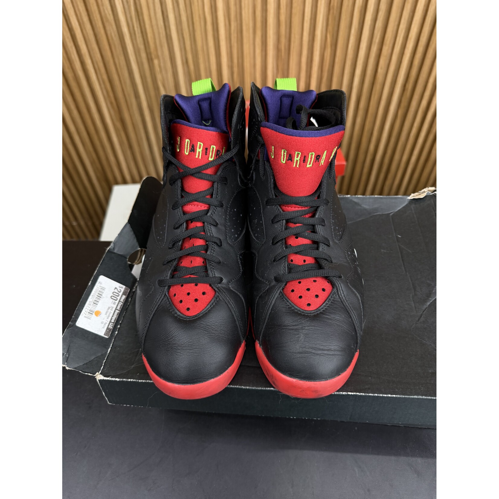 Jordan Jordan 7 Retro Marvin the Martian Size 10, PREOWNED