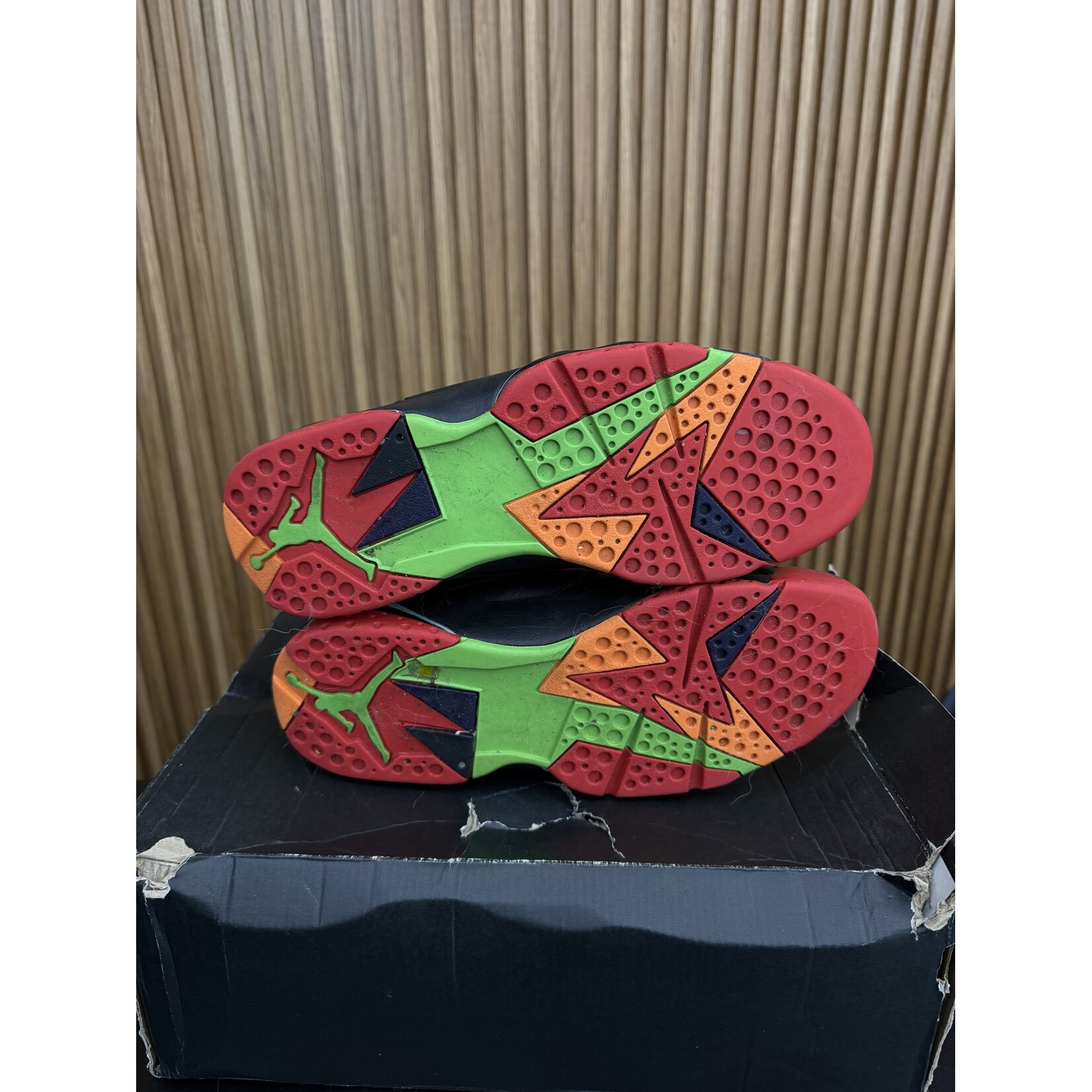 Jordan Jordan 7 Retro Marvin the Martian Size 10, PREOWNED
