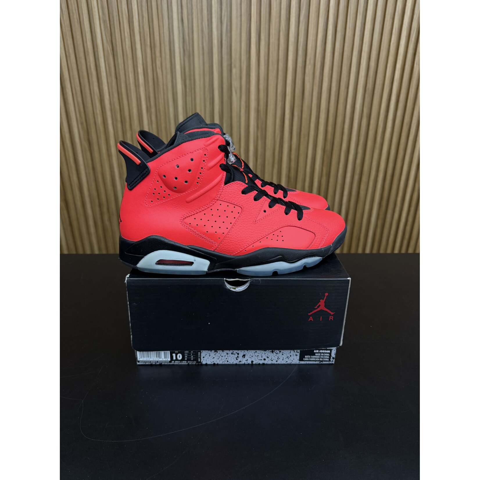 Jordan Jordan 6 Retro Infrared 23 (Toro) Size 10, PREOWNED