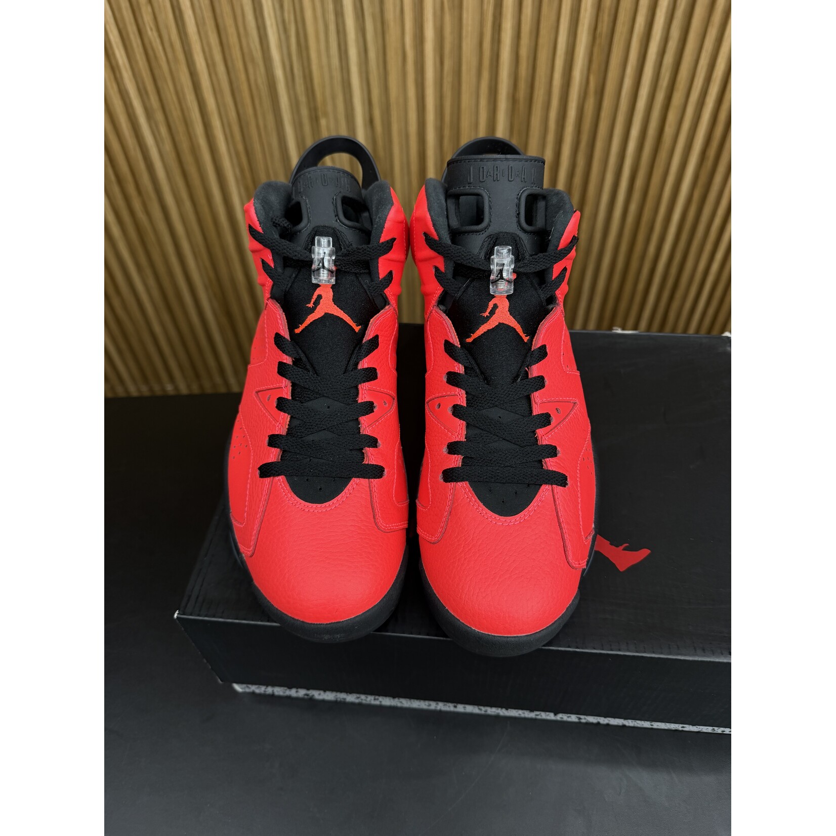 Jordan Jordan 6 Retro Infrared 23 (Toro) Size 10, PREOWNED