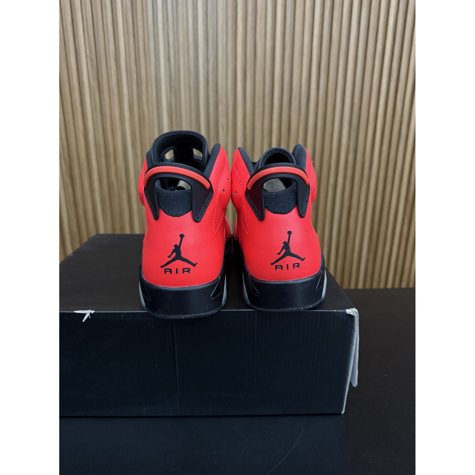 Jordan Jordan 6 Retro Infrared 23 (Toro) Size 10, PREOWNED