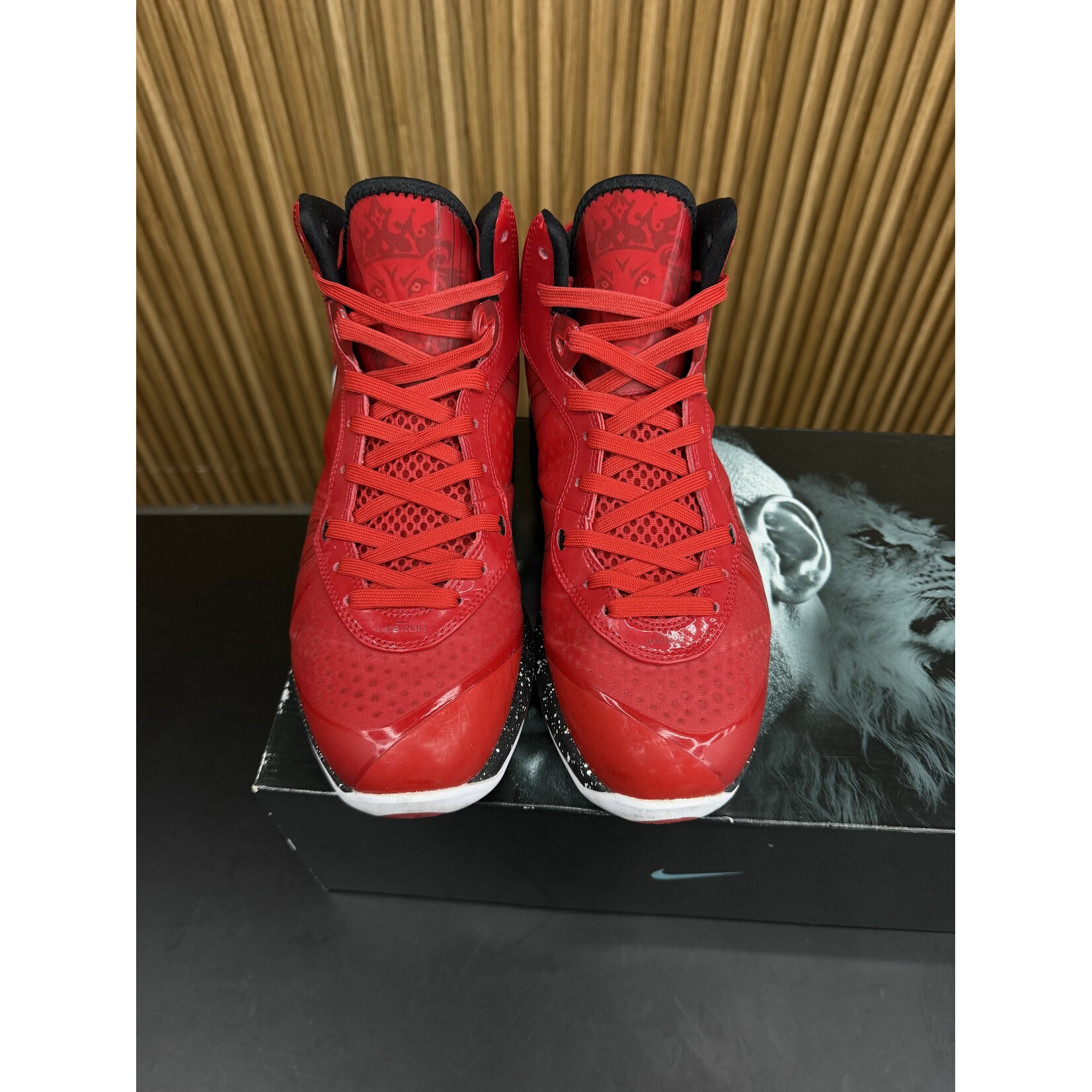 Nike Nike LeBron 8 V/2 Christmas Size 10, PREOWNED