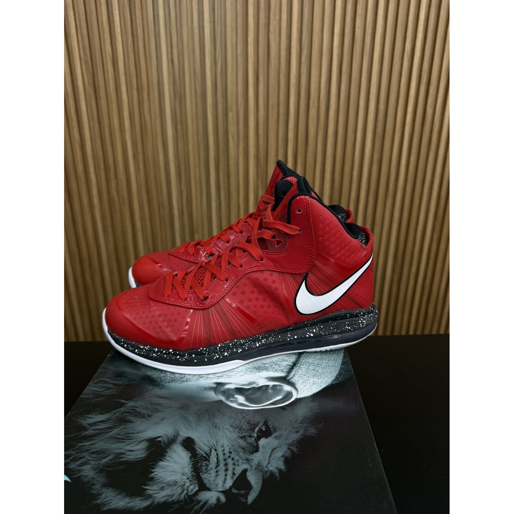 Nike Nike LeBron 8 V/2 Christmas Size 10, PREOWNED