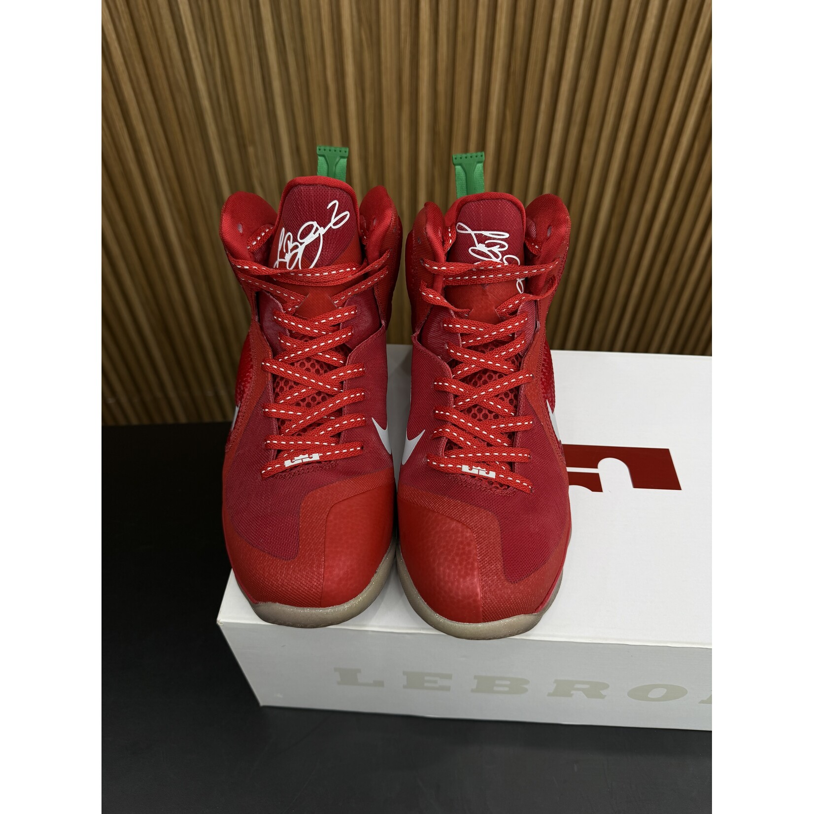 Nike Nike LeBron 9 Christmas Size 10, PREOWNED