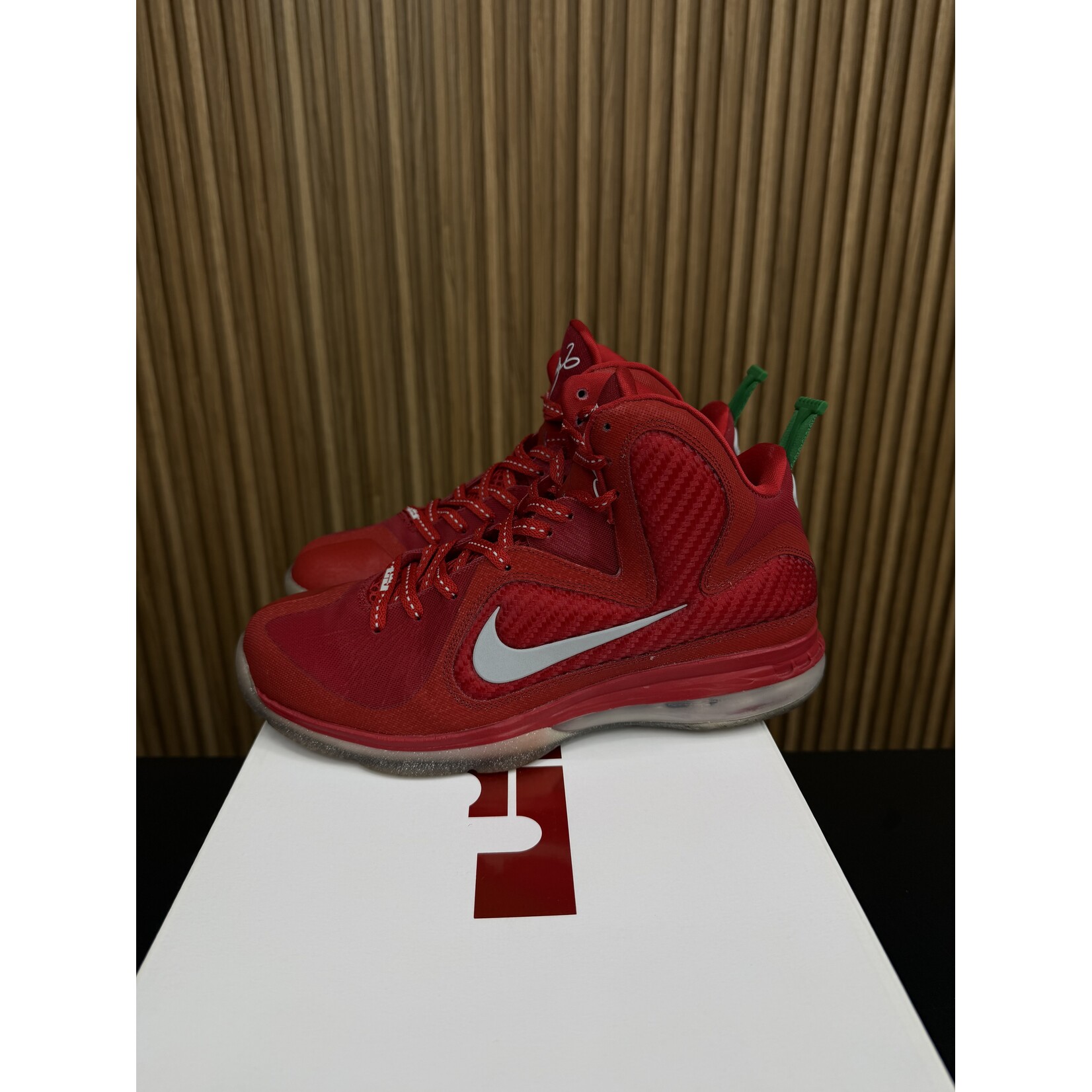 Nike Nike LeBron 9 Christmas Size 10, PREOWNED