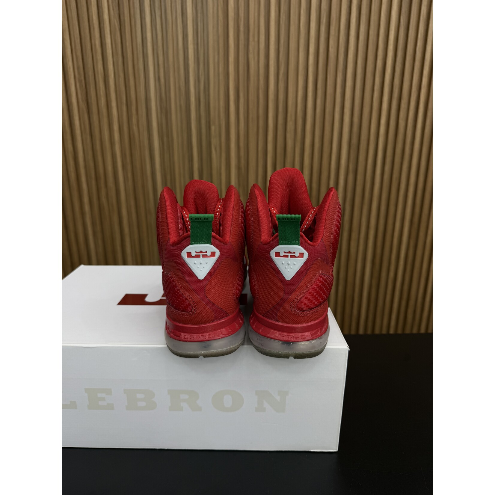 Nike Nike LeBron 9 Christmas Size 10, PREOWNED