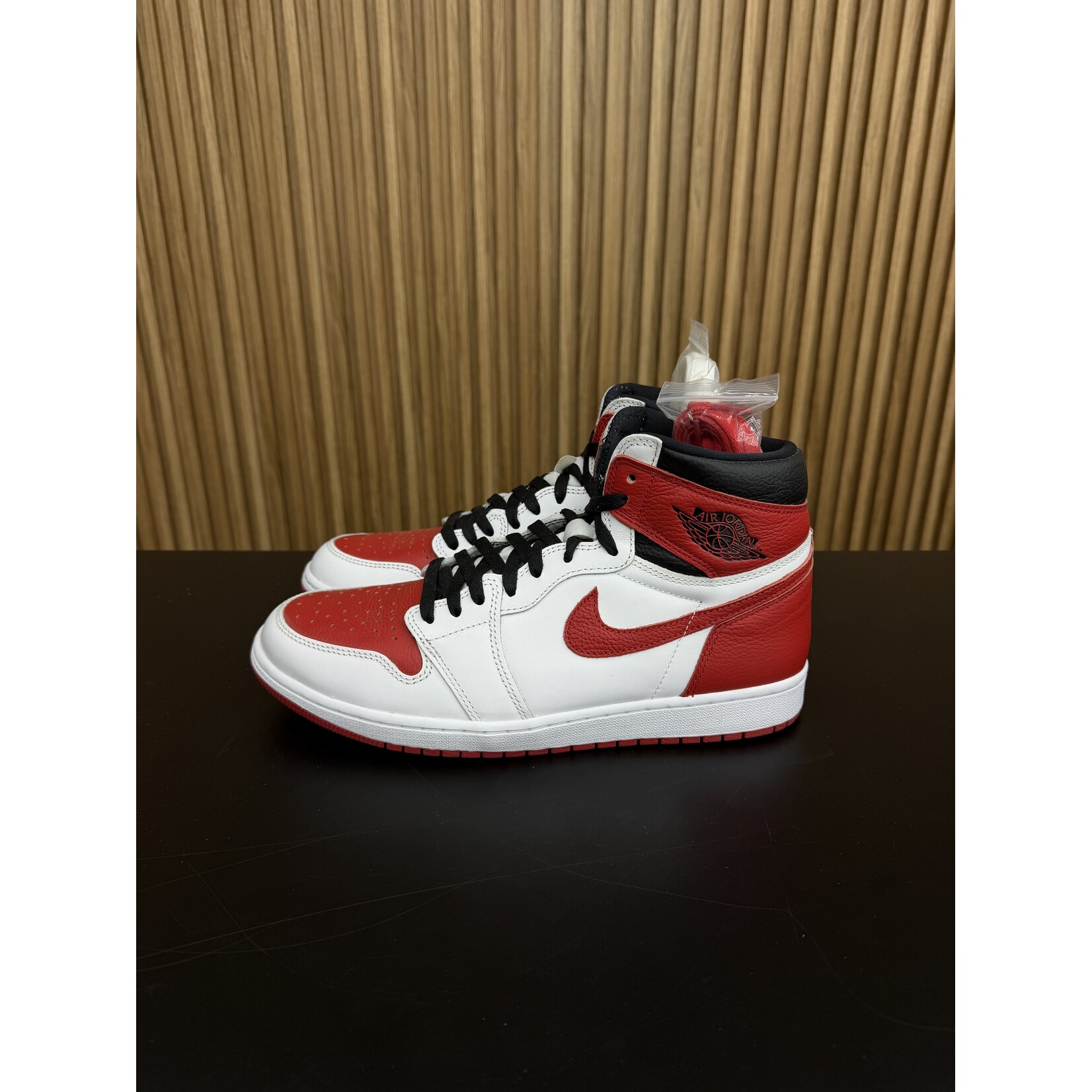 Jordan Jordan 1 Retro High OG Heritage Size 11.5, PREOWNED