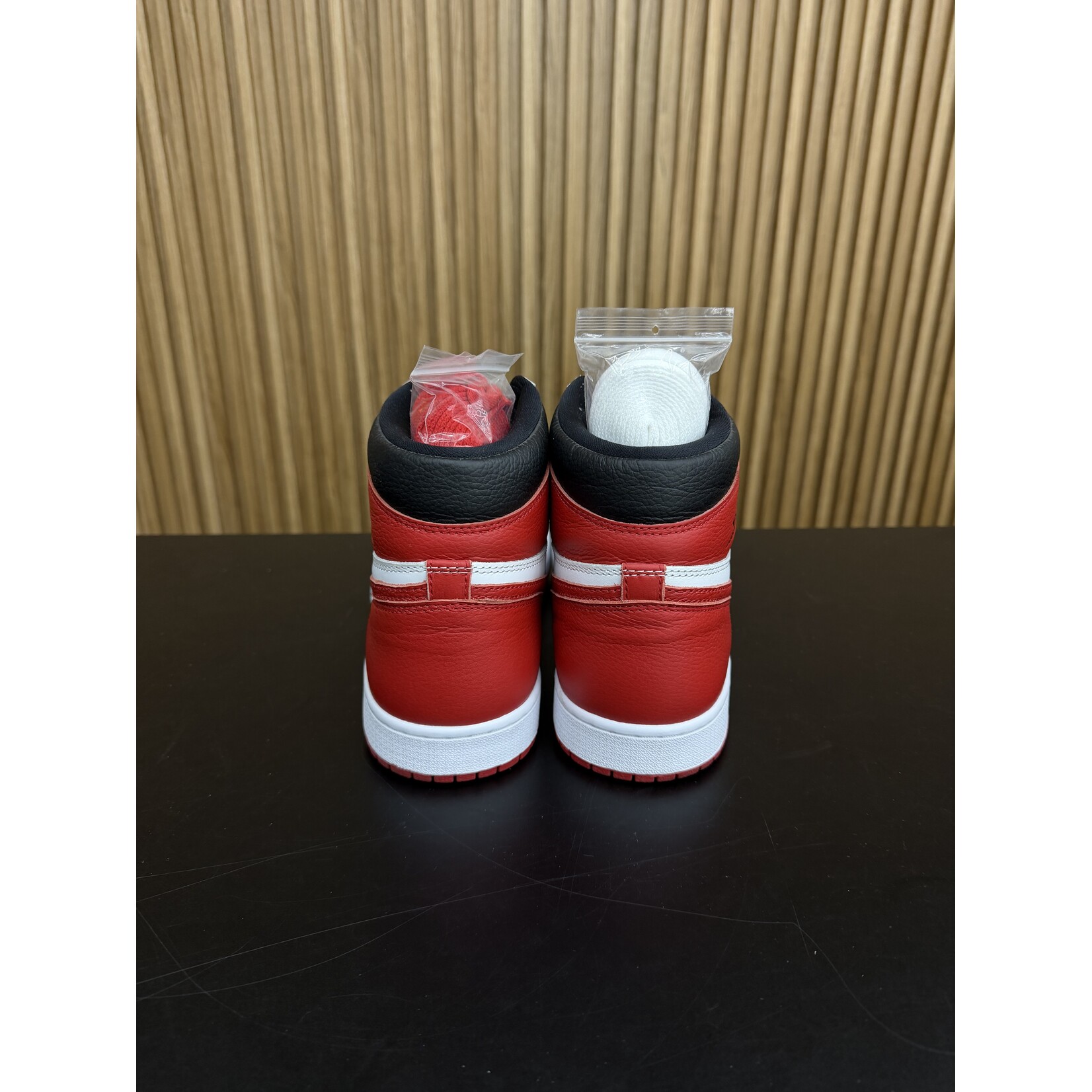 Jordan Jordan 1 Retro High OG Heritage Size 11.5, PREOWNED