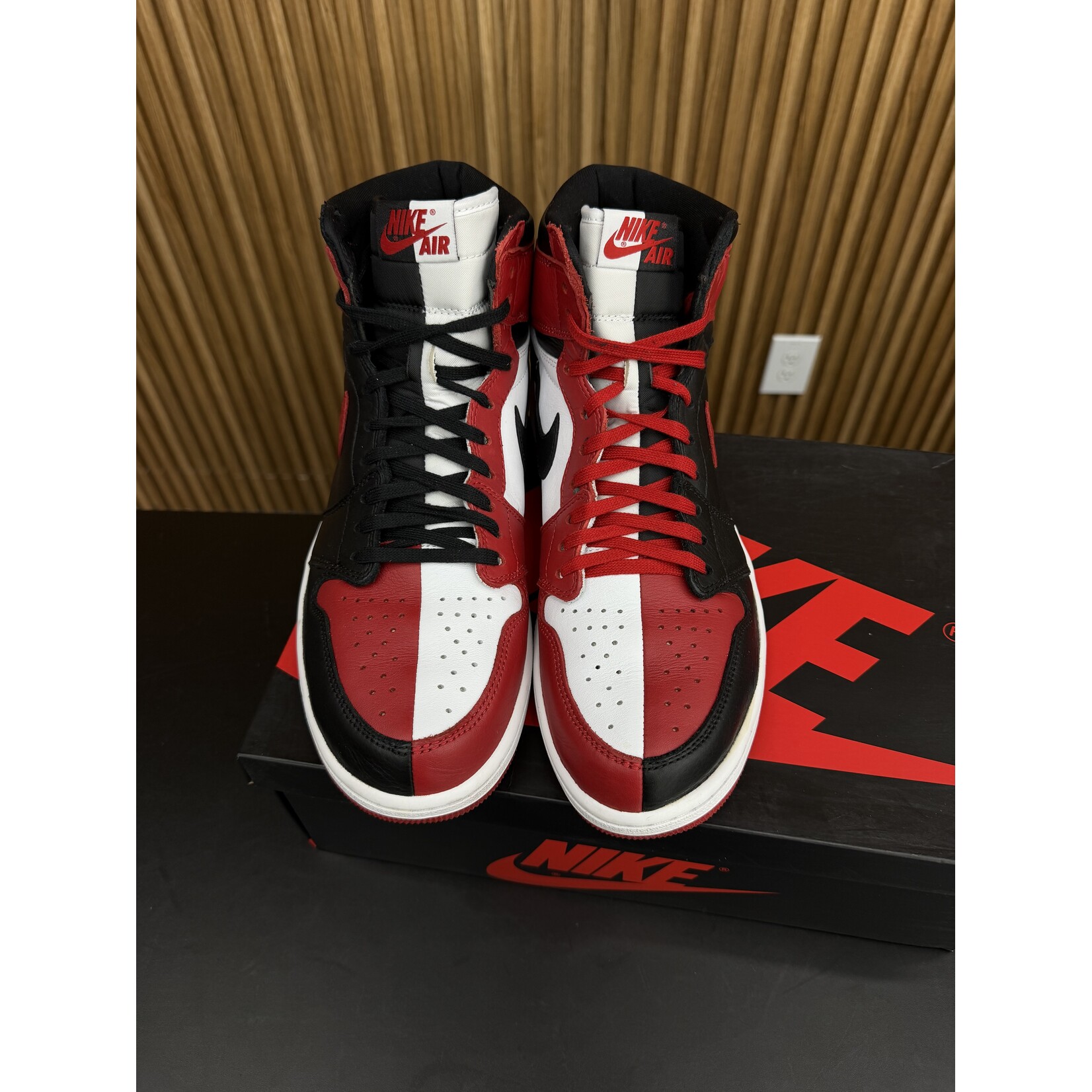 Jordan Jordan 1 Retro High Homage To Home (Non-numbered) Size 13, PREOWNED
