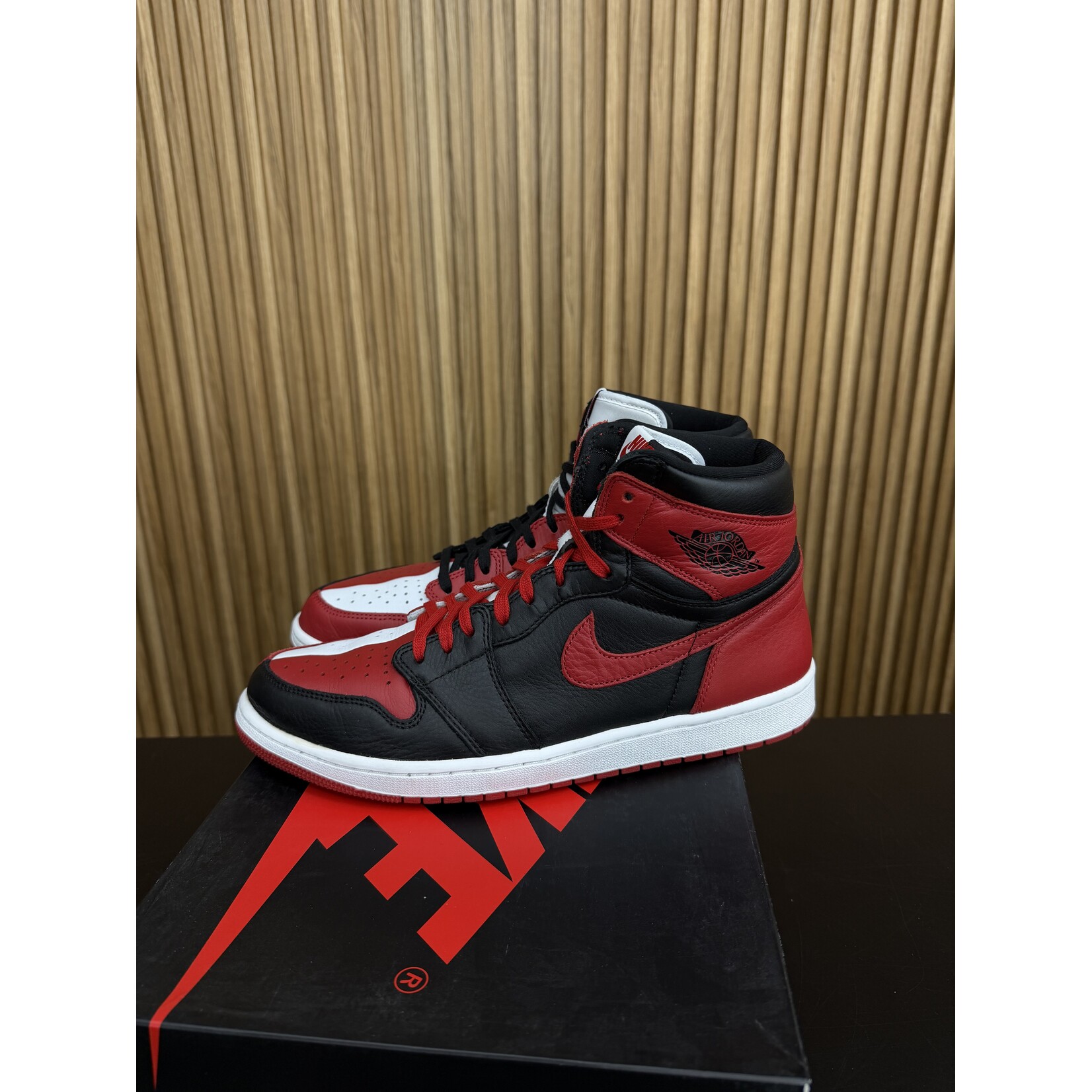 Jordan Jordan 1 Retro High Homage To Home (Non-numbered) Size 13, PREOWNED