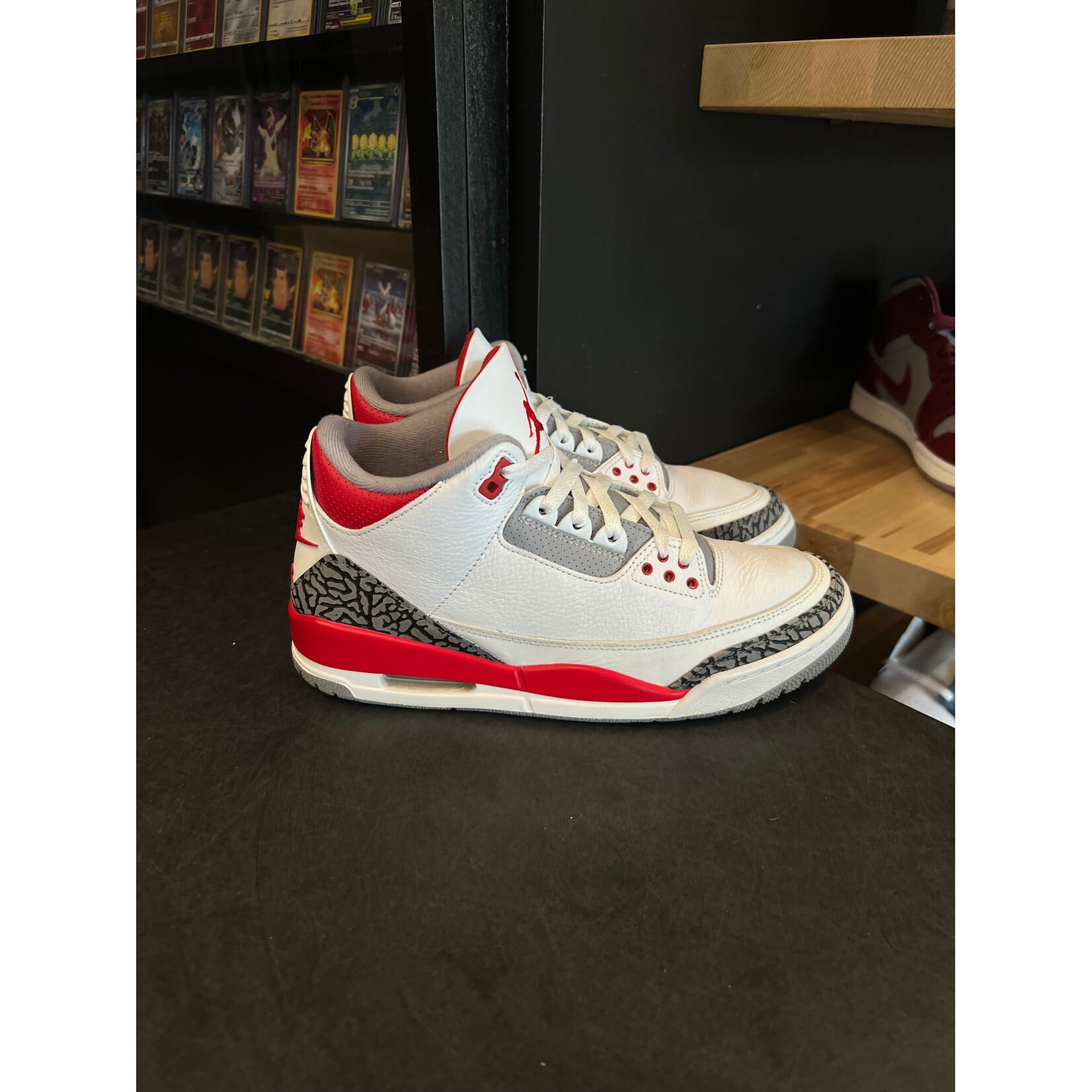 Jordan Jordan 3 Retro Fire Red (2022) Size 9, PREOWNED