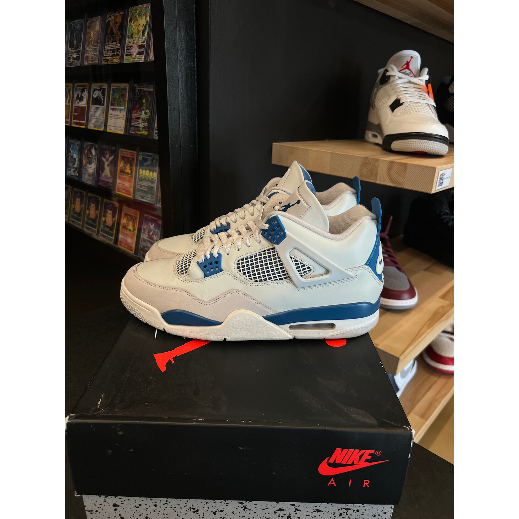 Jordan Jordan 4 Retro Military Blue (2024) Size 12, PREOWNED