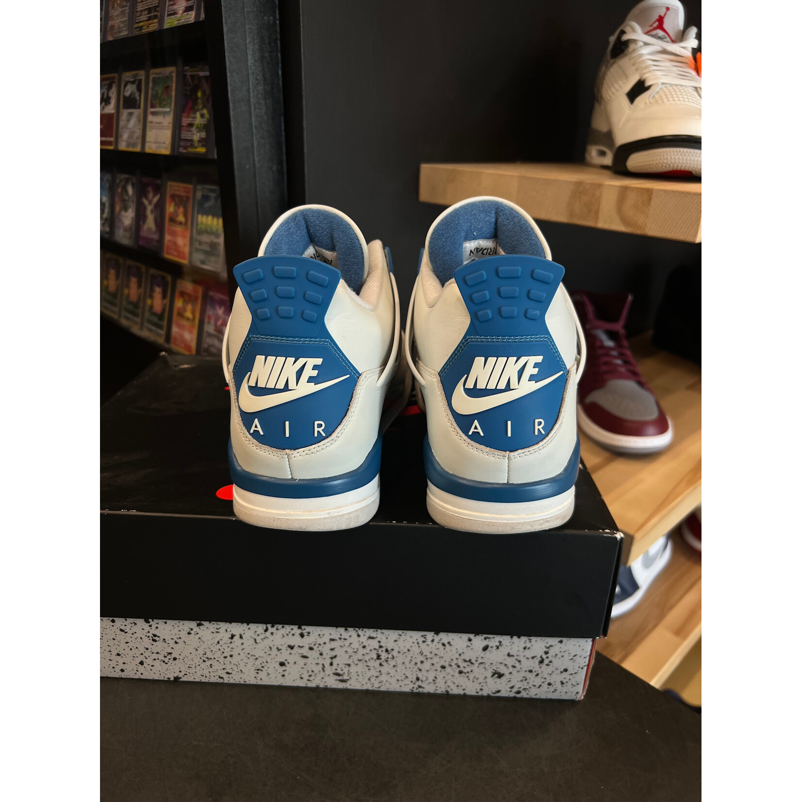 Jordan Jordan 4 Retro Military Blue (2024) Size 12, PREOWNED