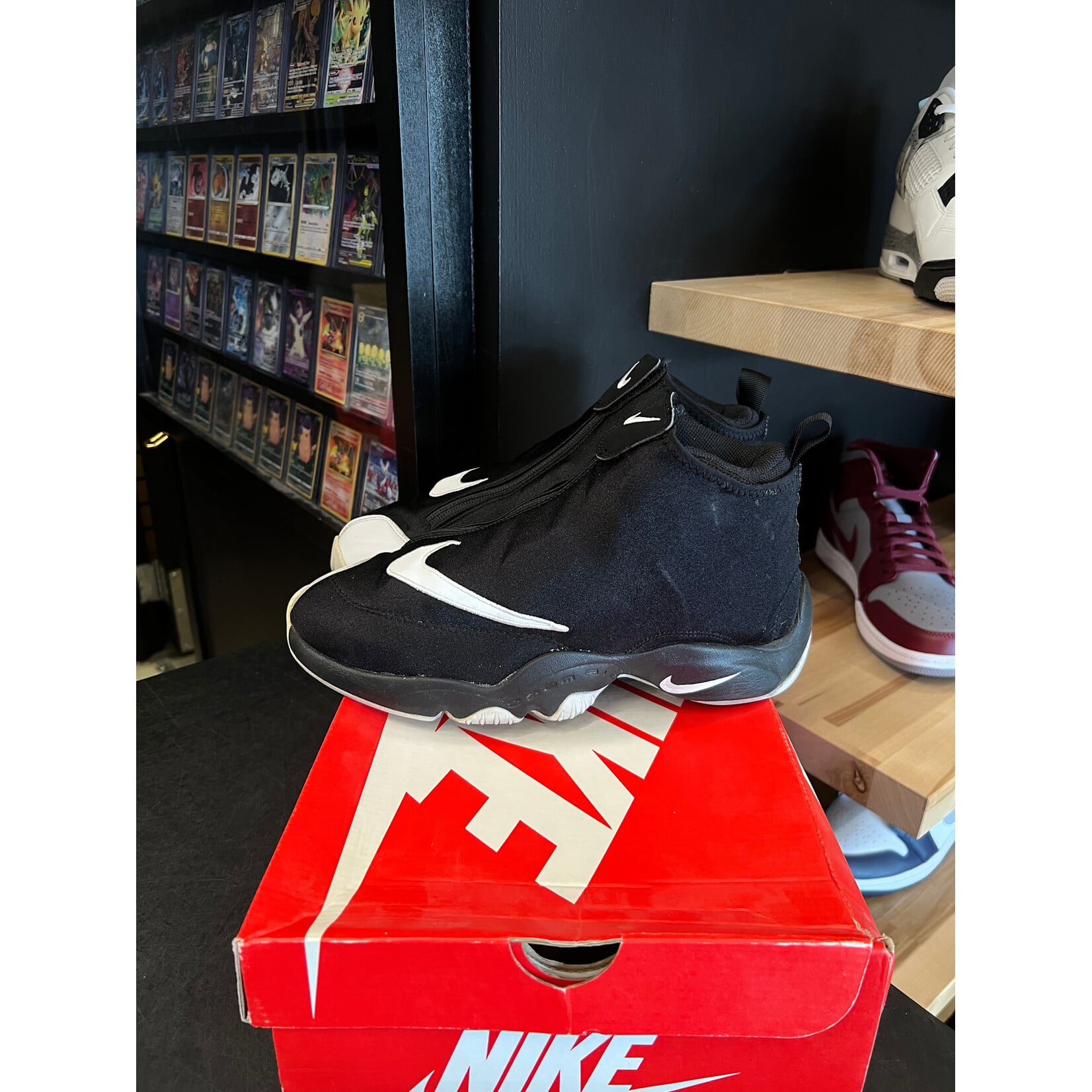 Nike Nike Air Zoom Flight '98 The Glove Black/White OG Size 9.5, PREOWNED