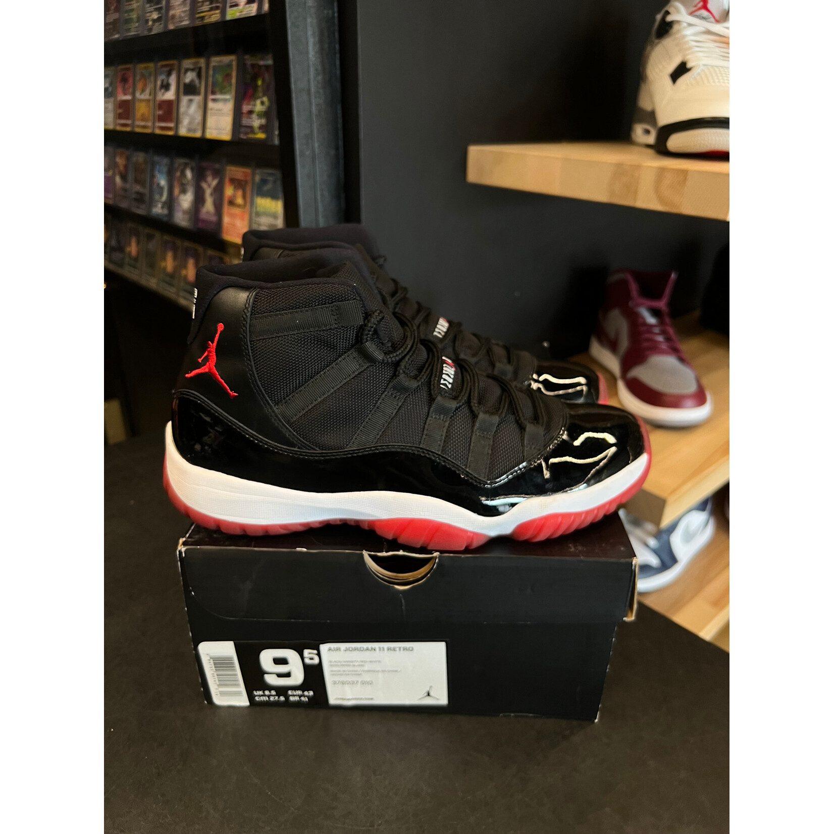 Jordan Jordan 11 Retro Playoffs (2012) Size 9.5, PREOWNED