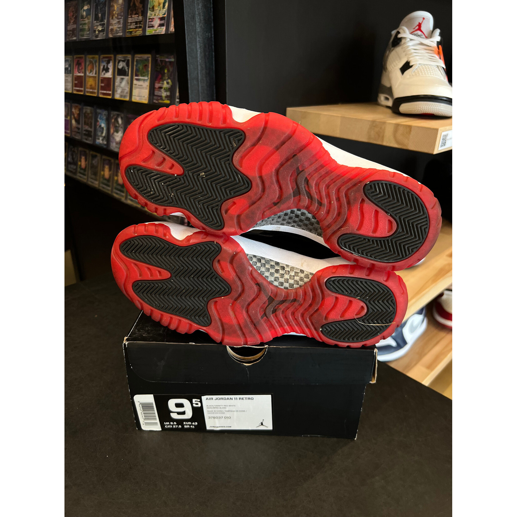 Jordan Jordan 11 Retro Playoffs (2012) Size 9.5, PREOWNED