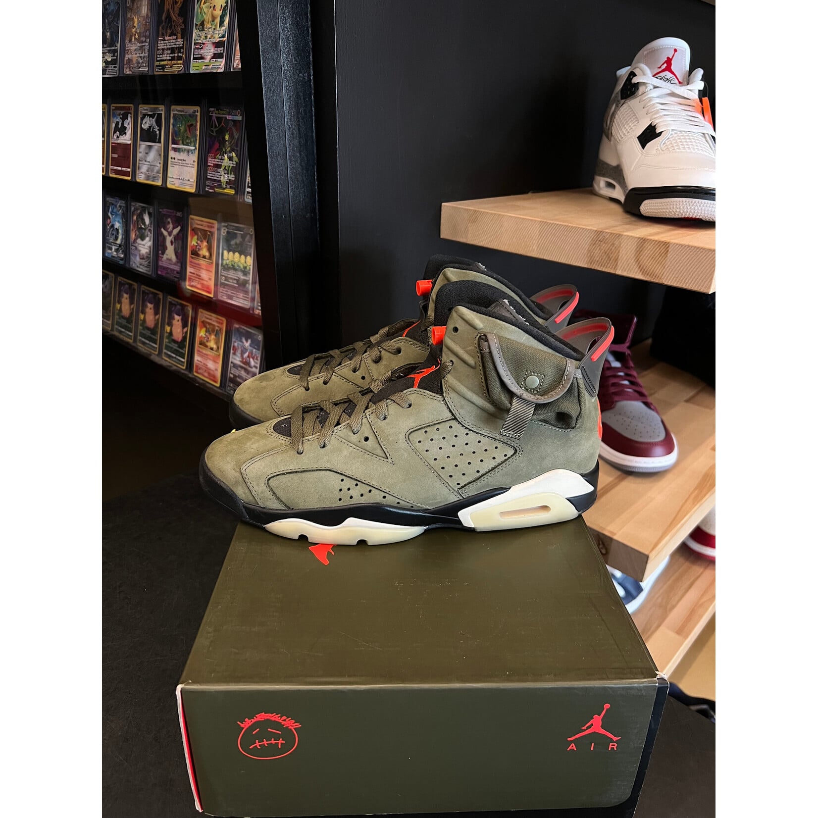 Jordan Jordan 6 Retro Travis Scott Size 10.5, PREOWNED