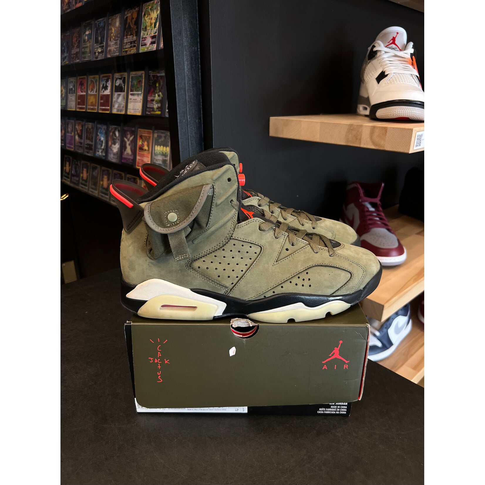 Jordan Jordan 6 Retro Travis Scott Size 10.5, PREOWNED