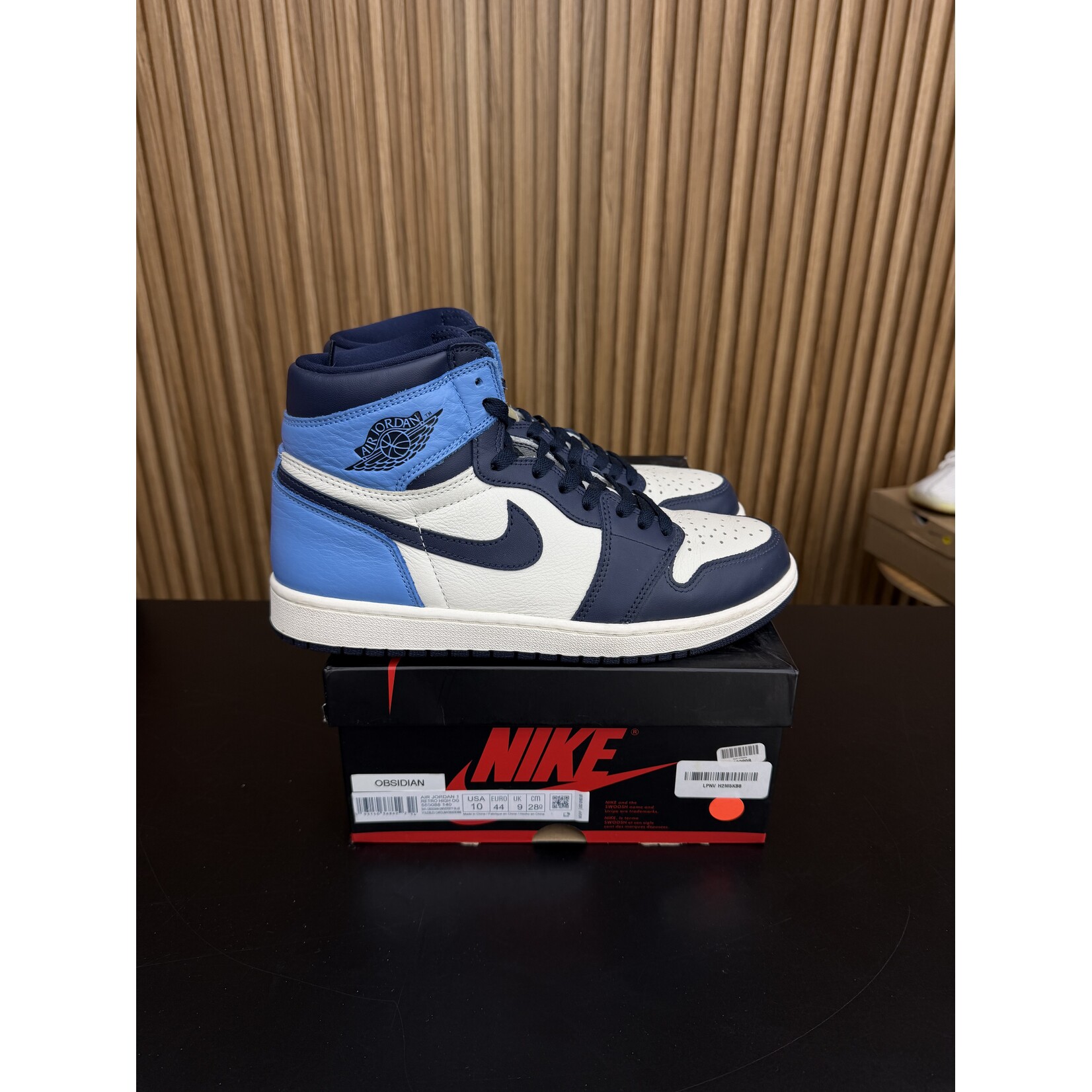 Jordan Jordan 1 Retro High Obsidian Size 10, PREOWNED